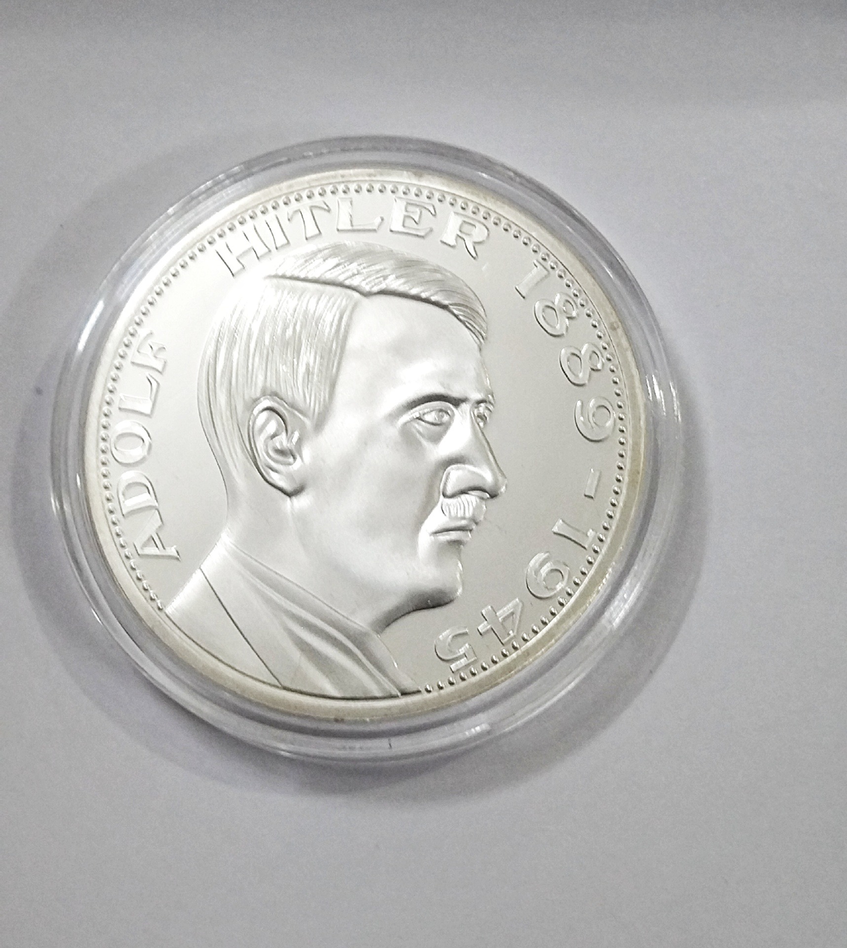 سکه آدولف هیتلر روکش نقره باکپسول مخصوص