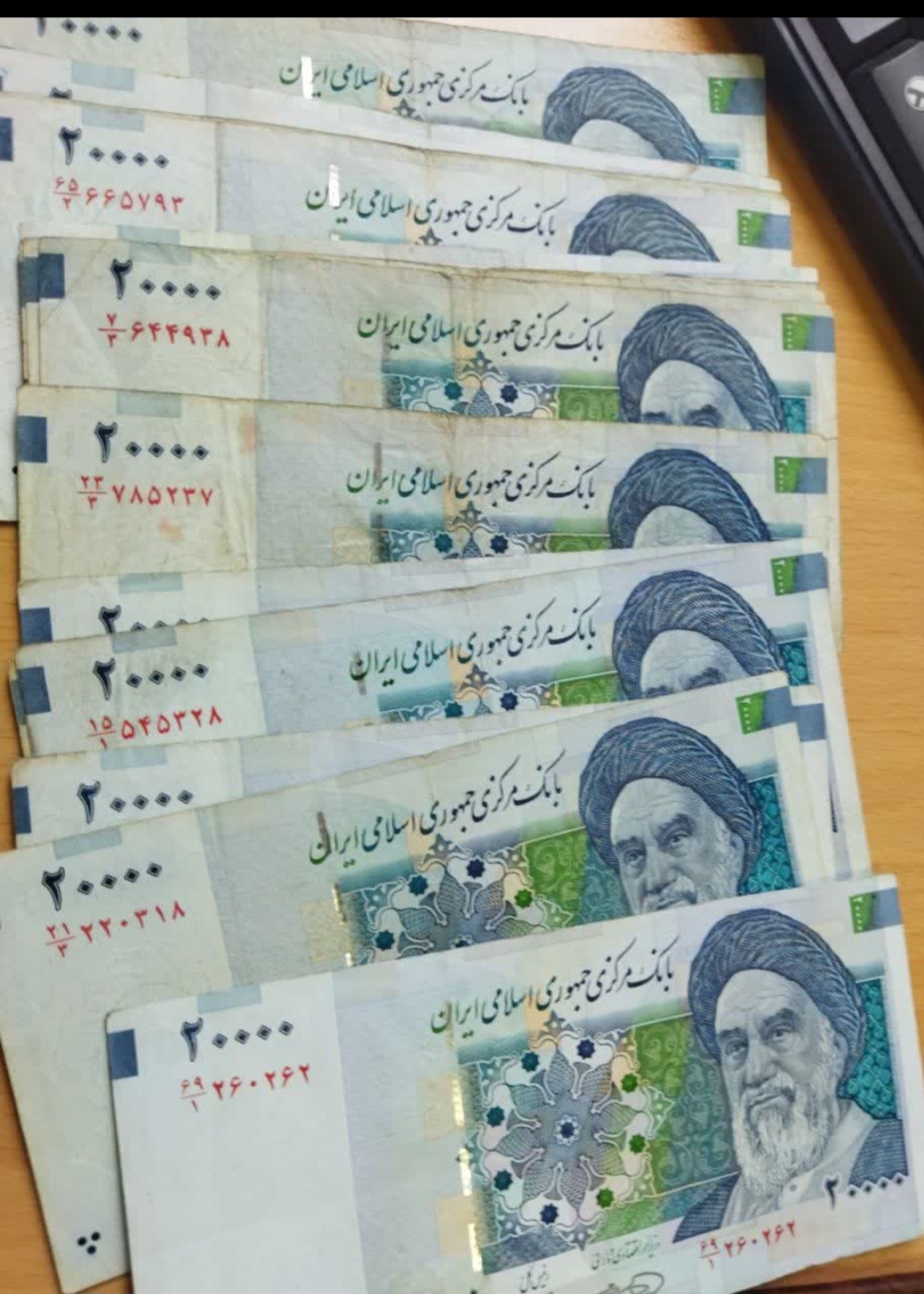 16 برگ اسکناس دوهزار تومانی چهره بزرگ