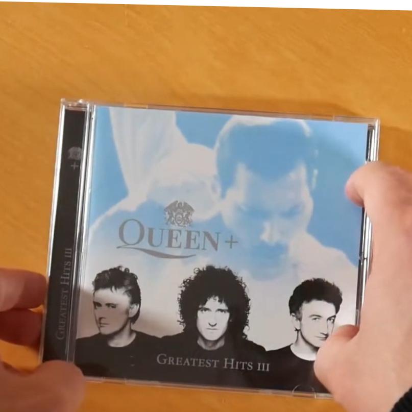 آلبوم Queen کوئین آکبند دارای بوکلت