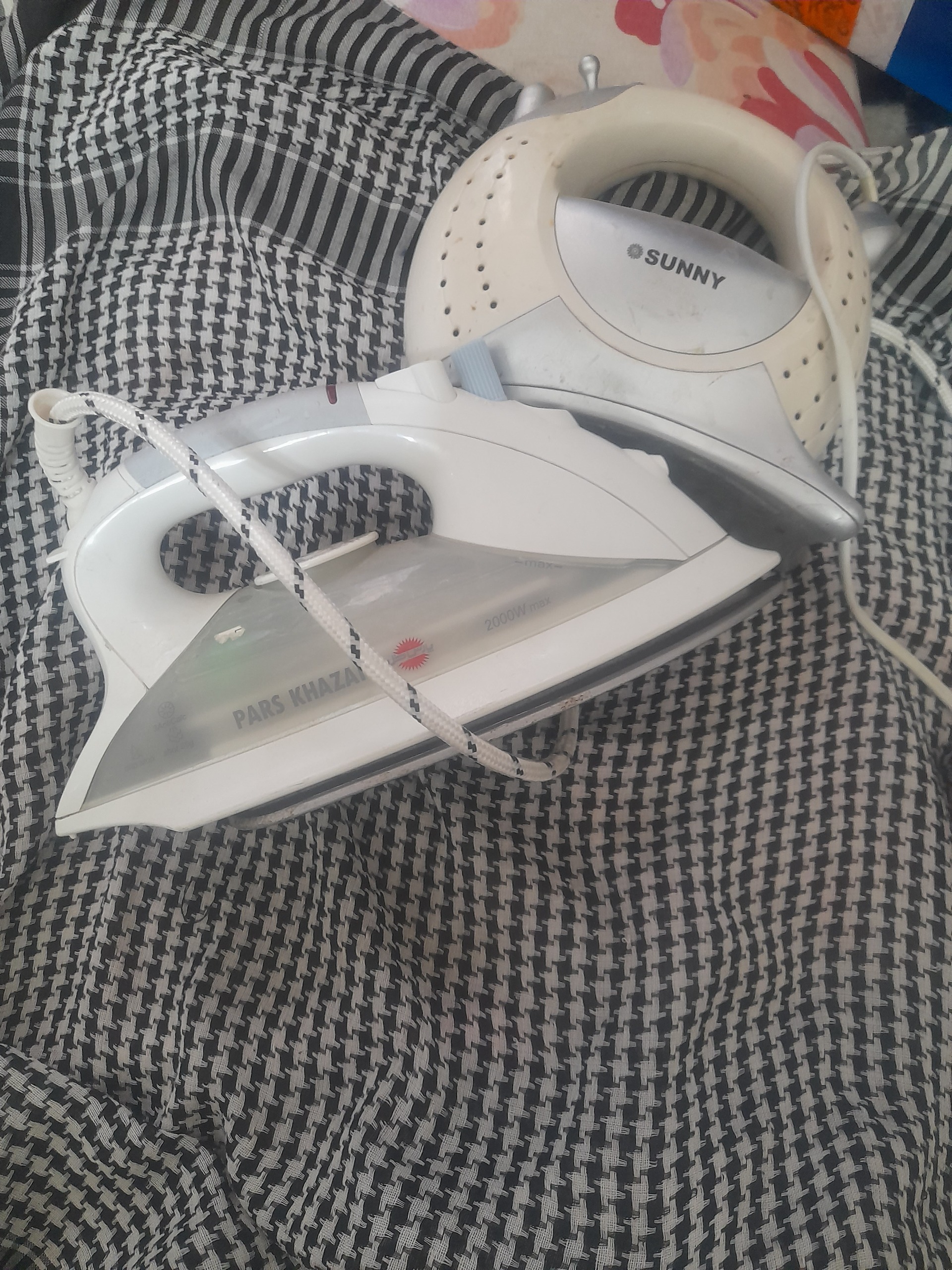 اتو پارس خزر و همزن سانیو