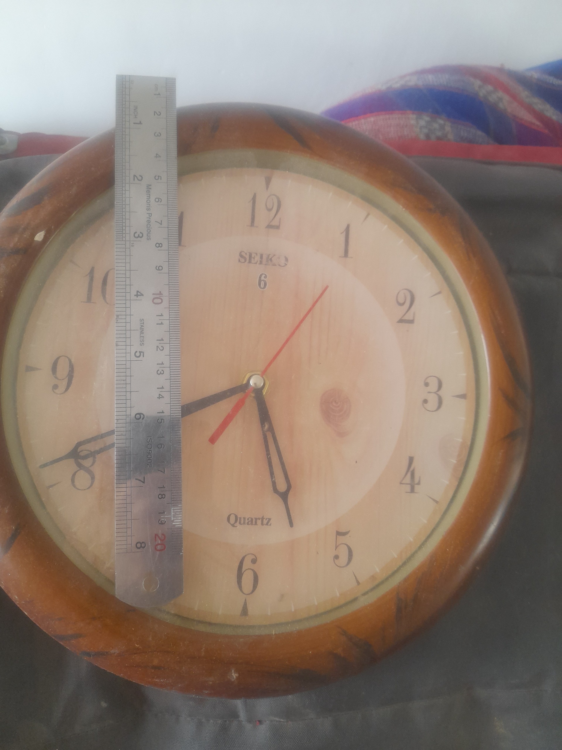 ساعت دیواری زنگ دار و معمولی