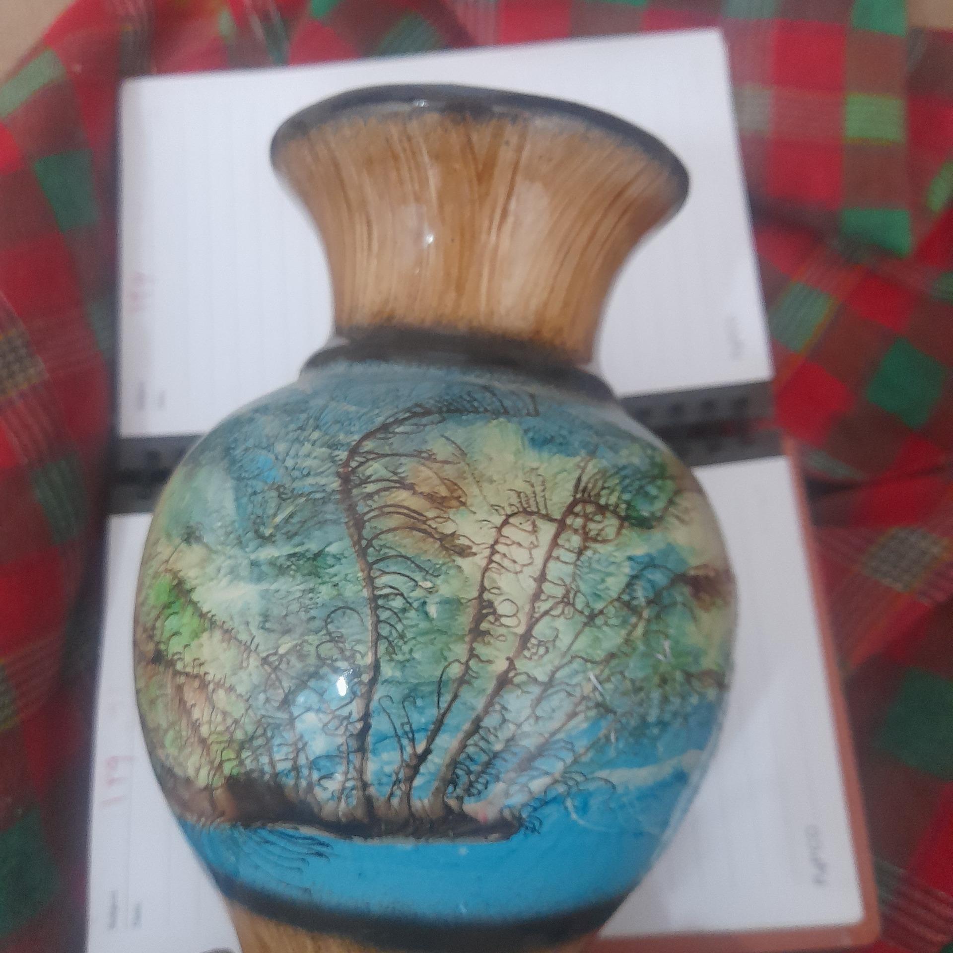 گلدان سفالی طرح دار