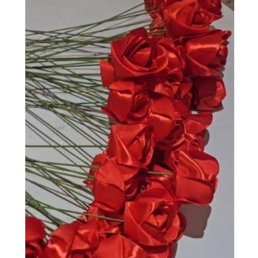 گل رز روبانی شاخه ای