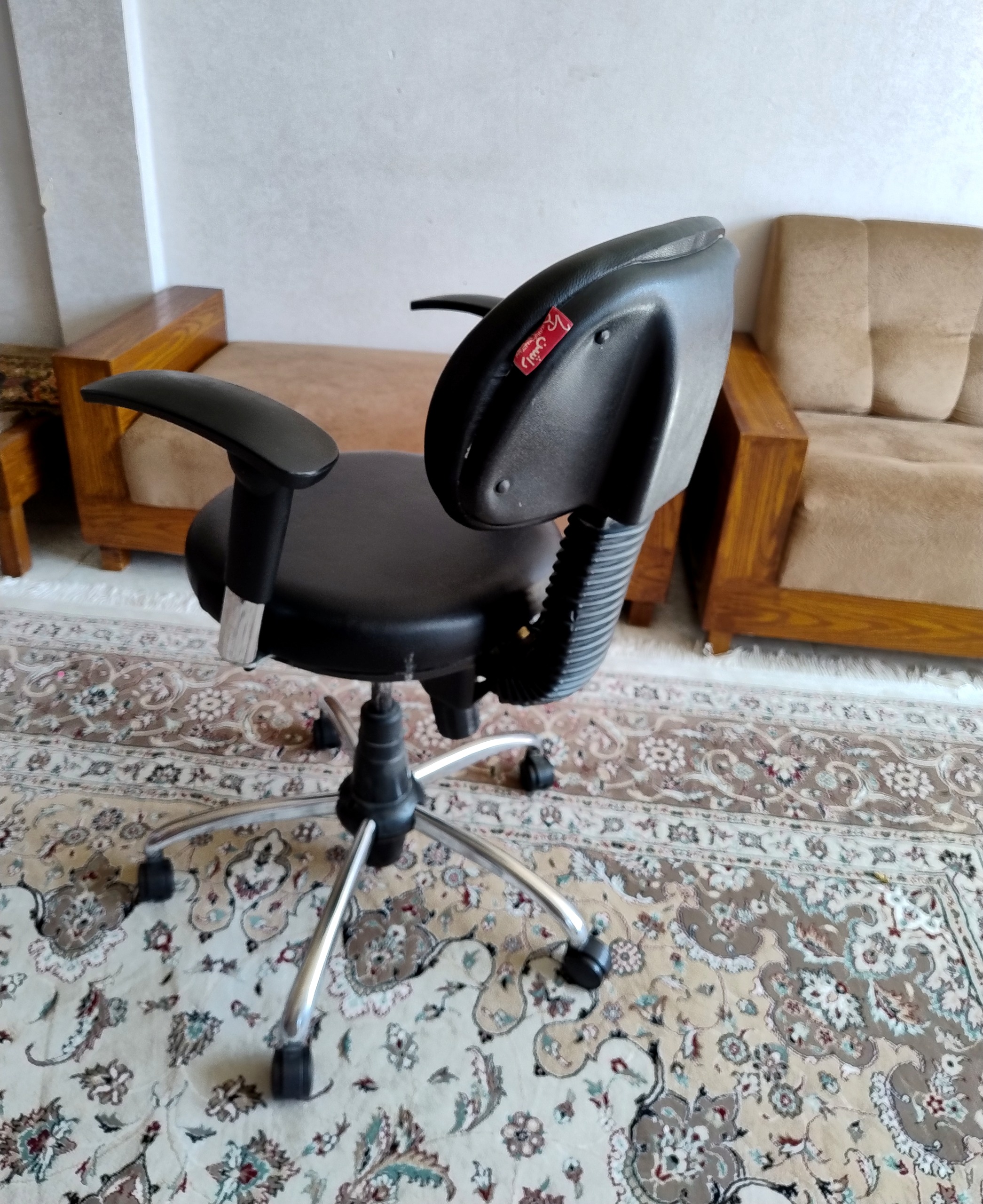 صندلی کارمندی چرخدار