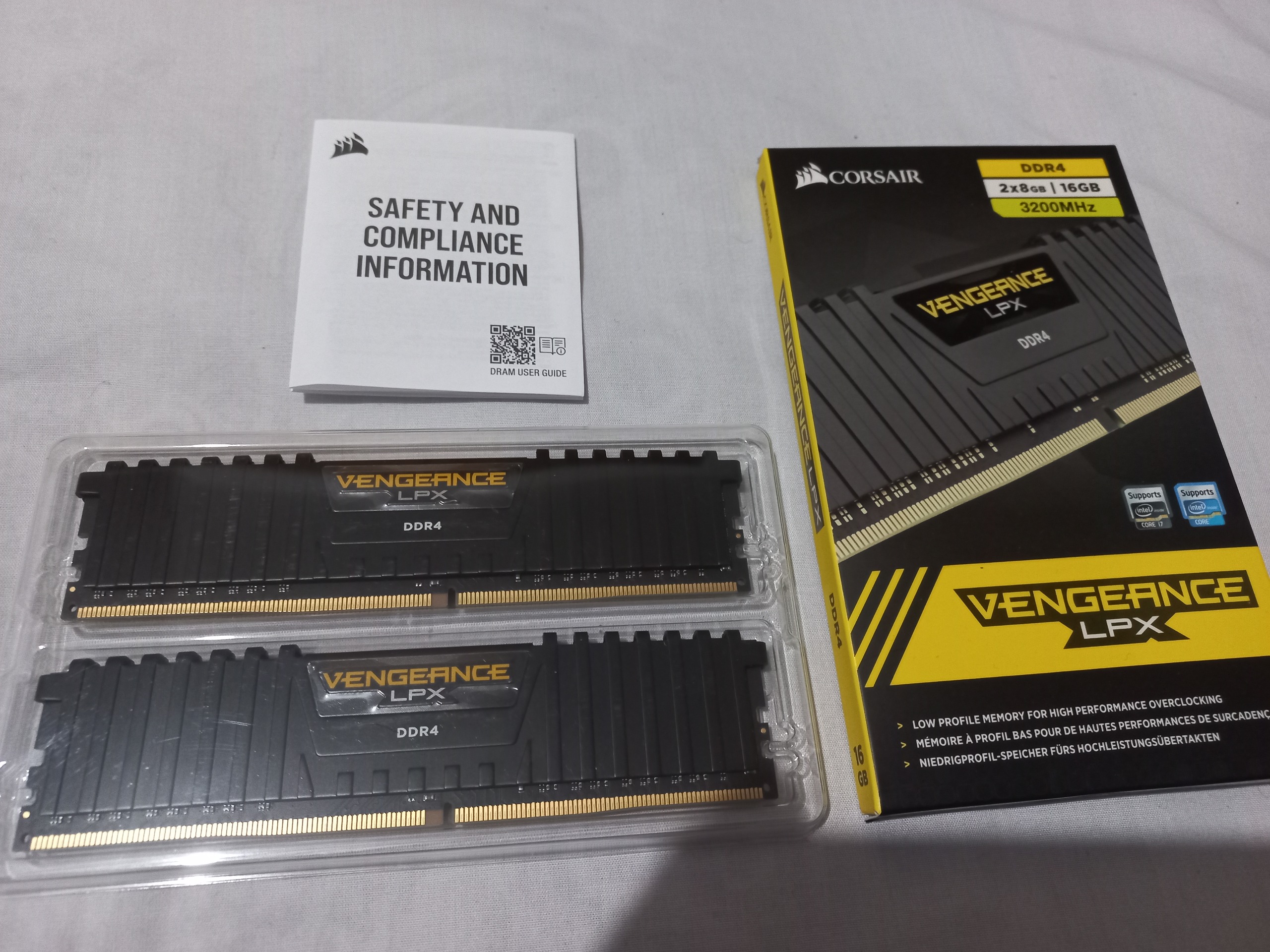 رم دوکاناله کورسیر16GB 3200Corsair Vengeance LPX