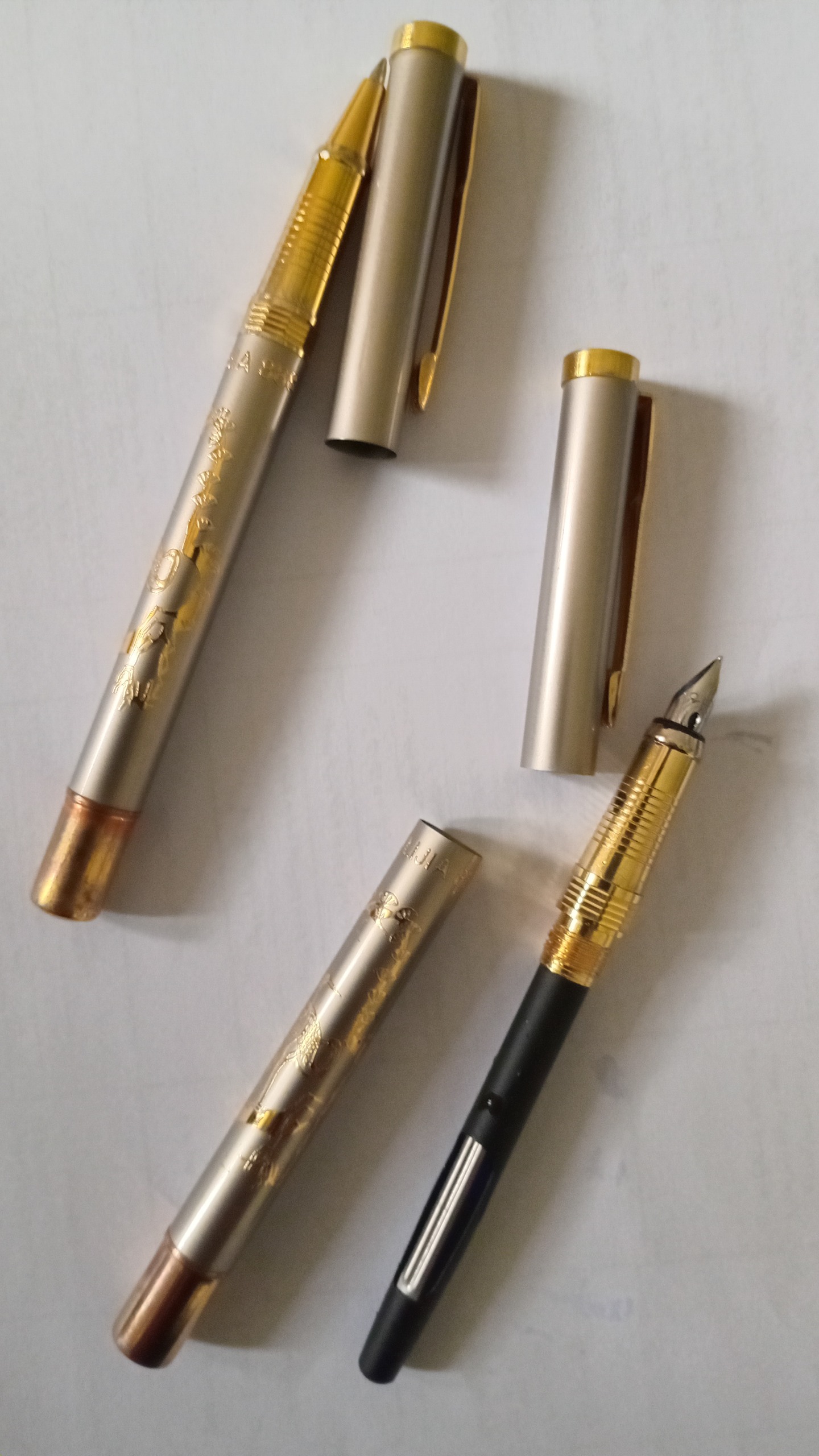 ست خودکار و خودنویس قابدار طبق شکل