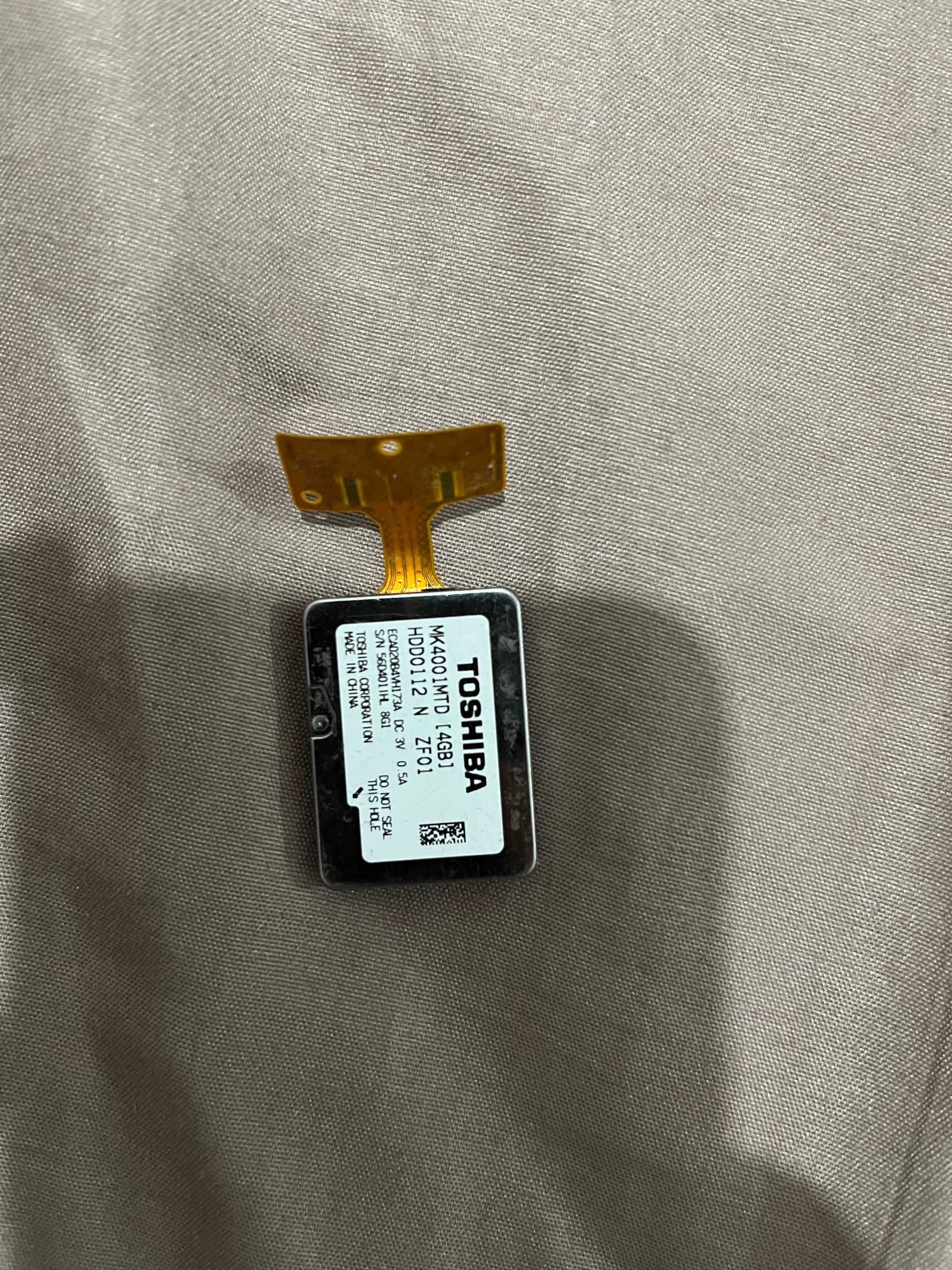 کوچکترین هارد toshiba 4GB