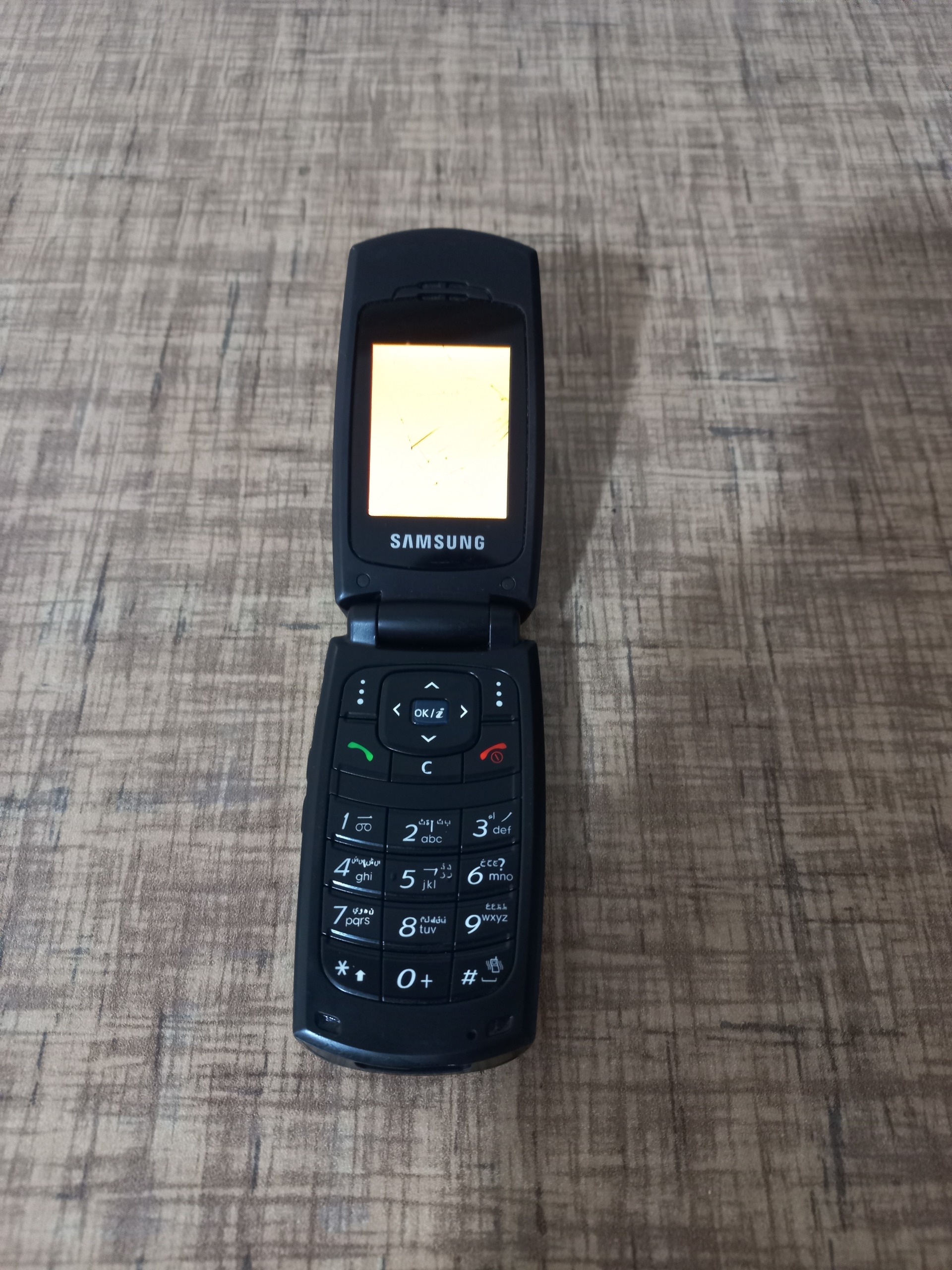 گوشی سانسونگ مدل x160 السیدی شکسته