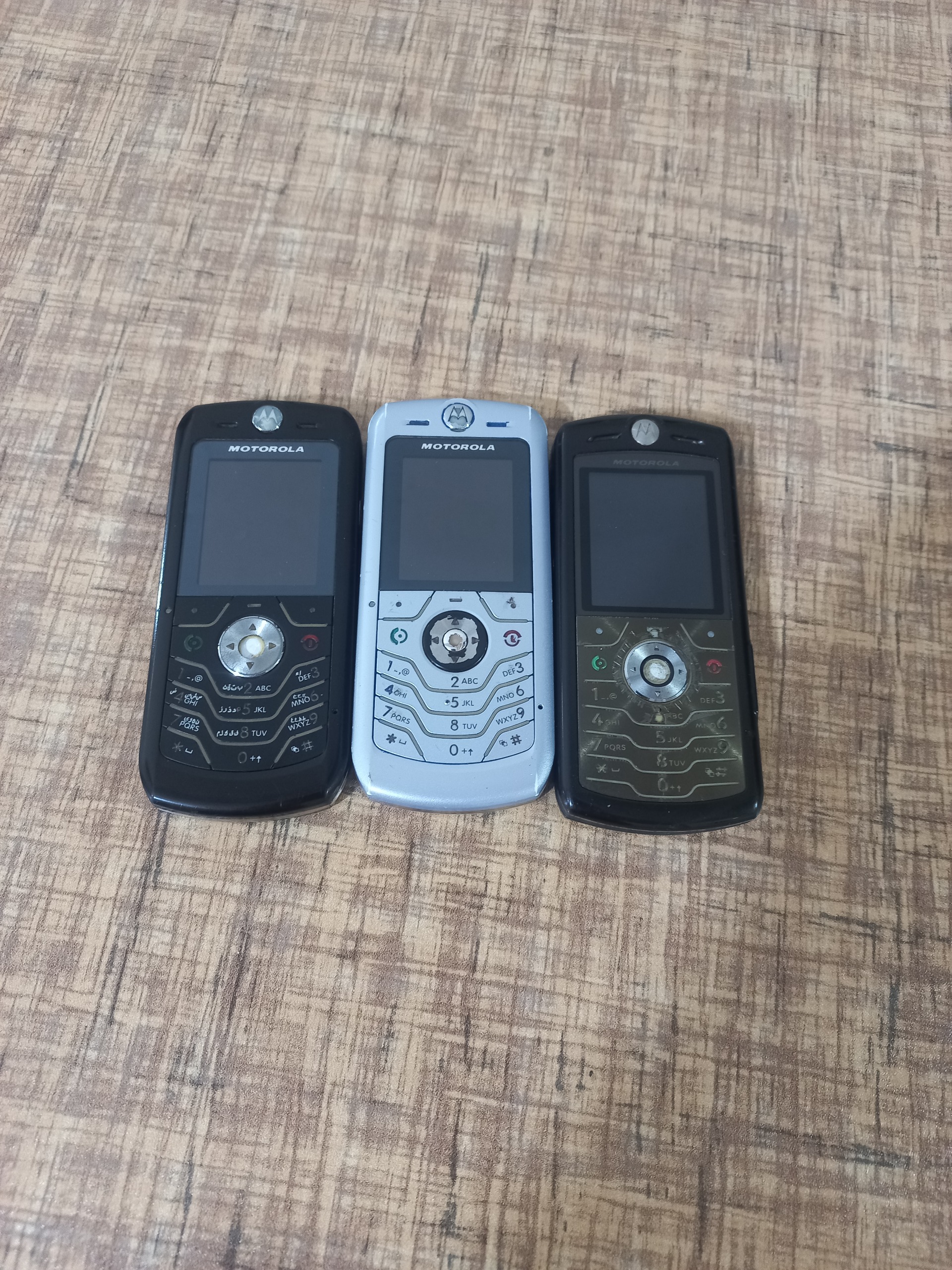 3عدد گوشی موتورولا خاموش بدون باتری