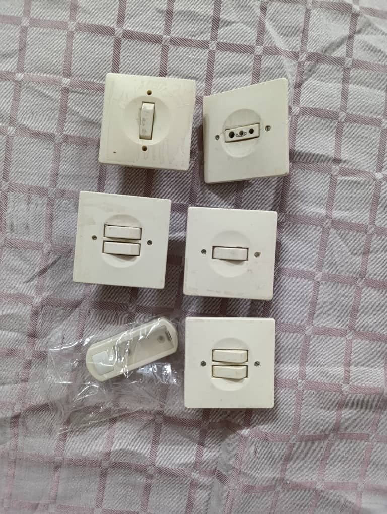 6 عدد کلید و پریز دلند