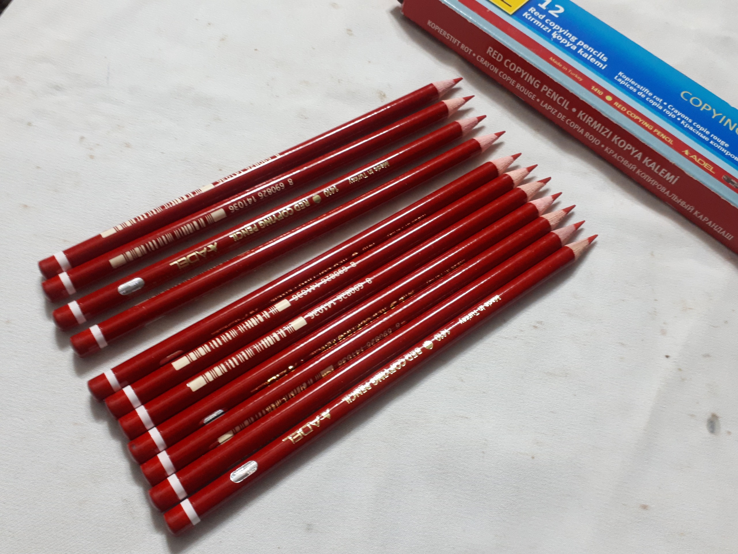 11 عدد مداد قرمز (گلی)