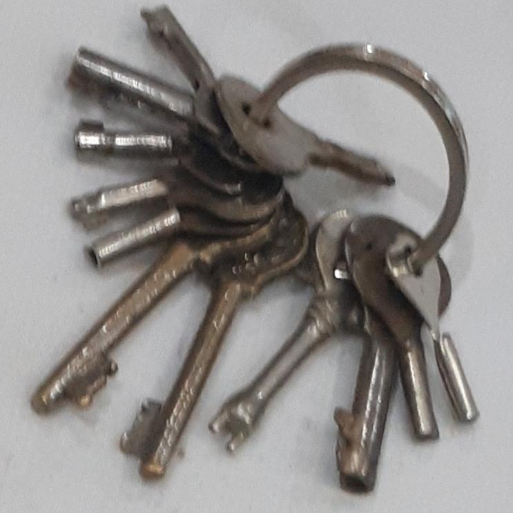 12 عدد کلید قدیمی