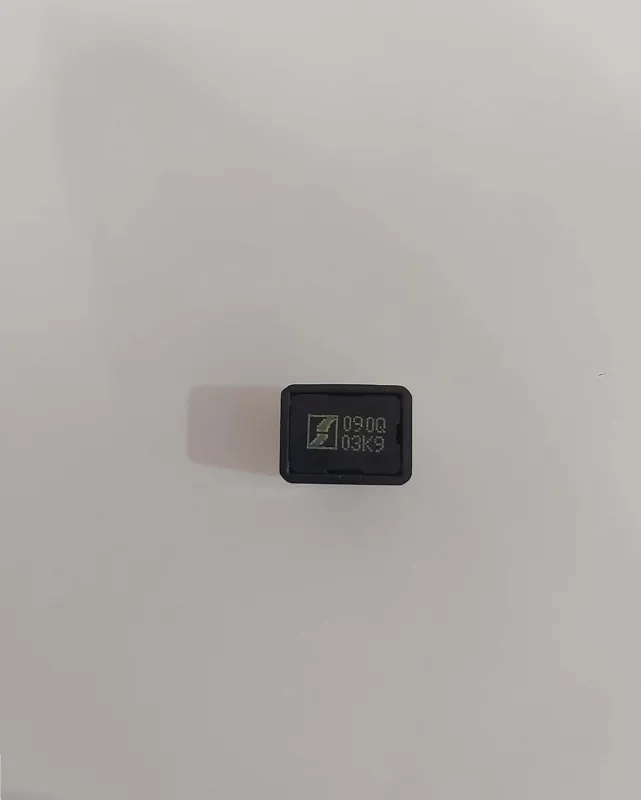 یک عدد مقاومت PTC سه پایه