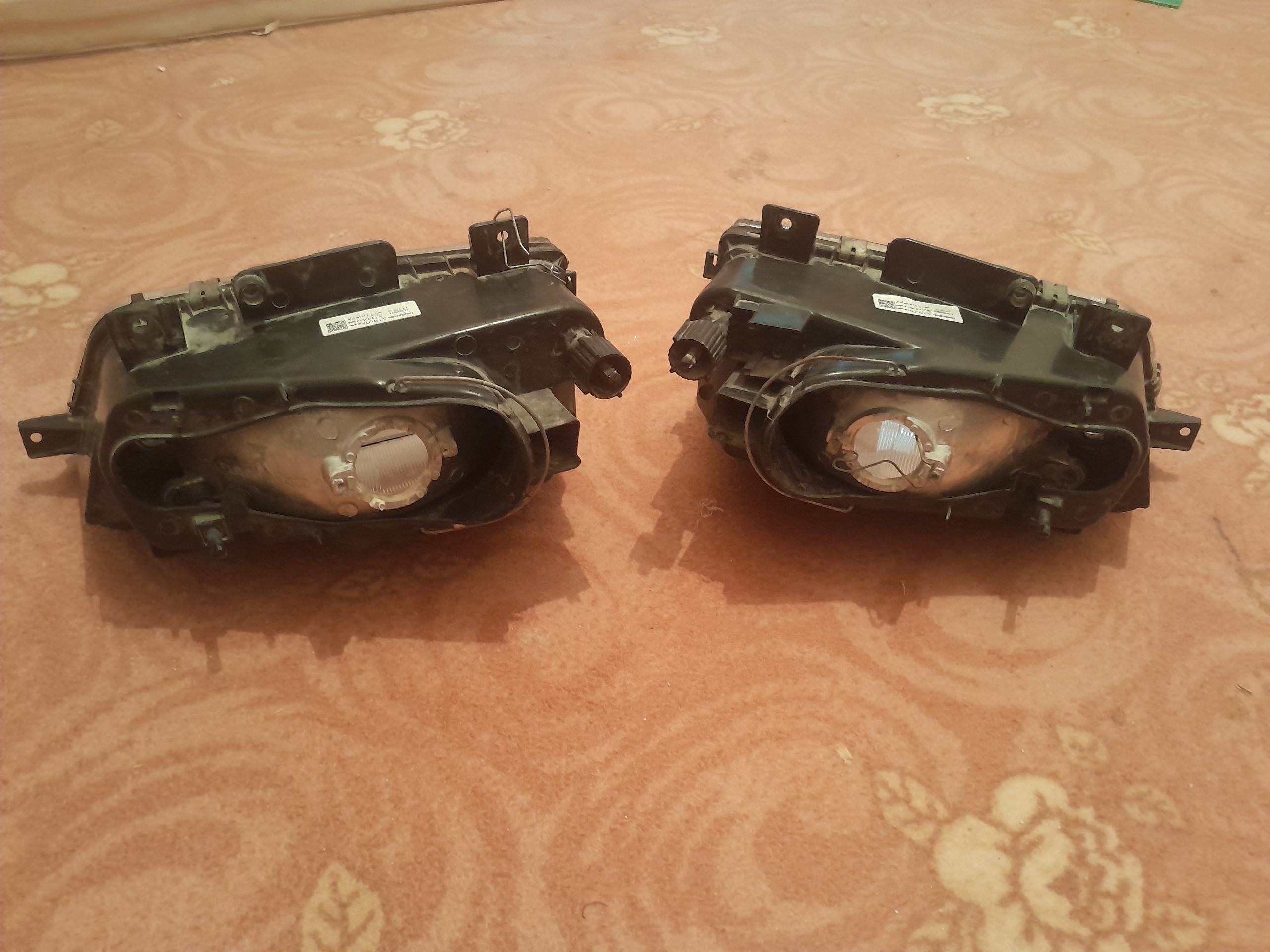 چراغ جلو همراه با لامپ