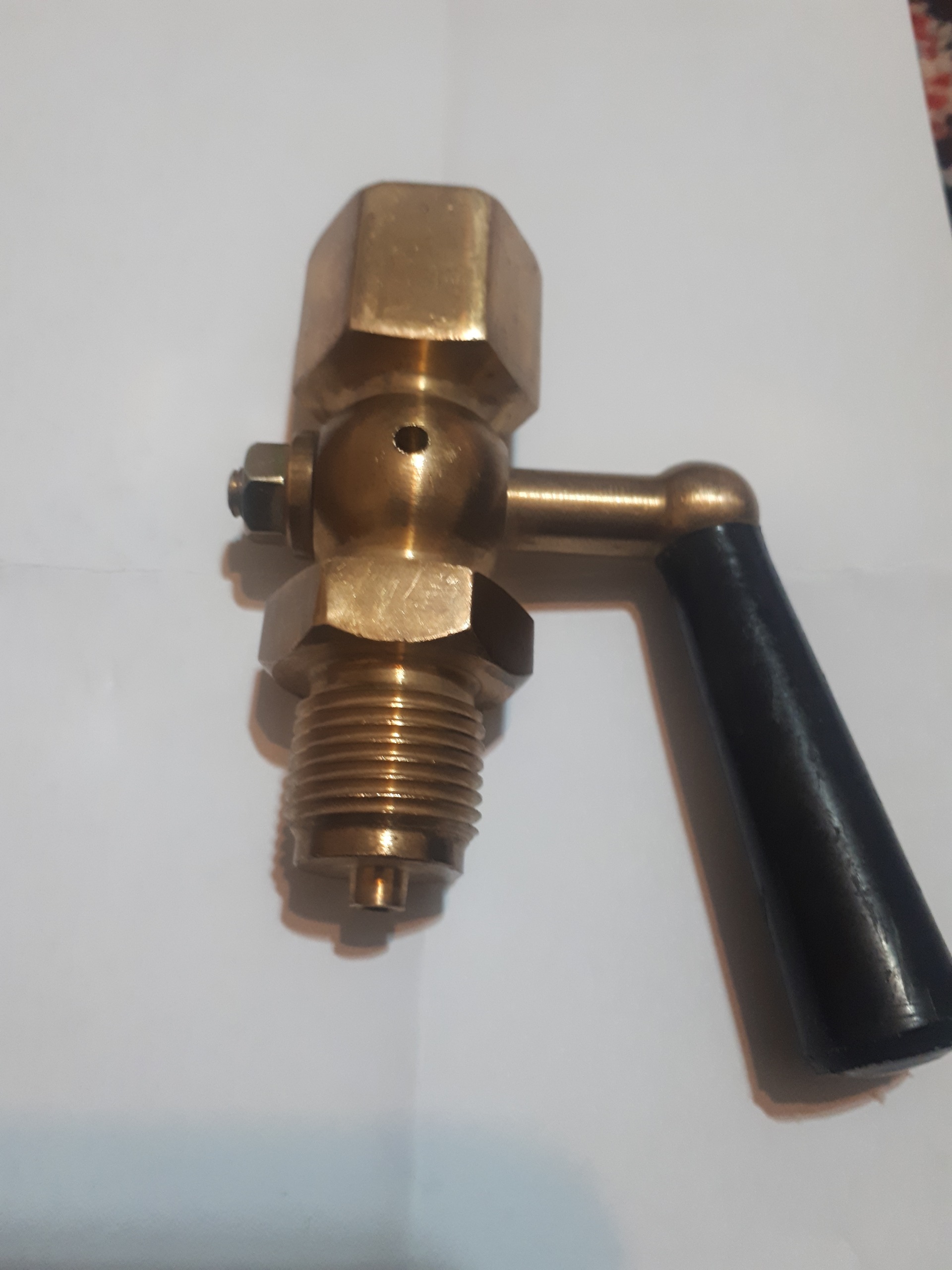 نیدل ولو یا شیر سماوری