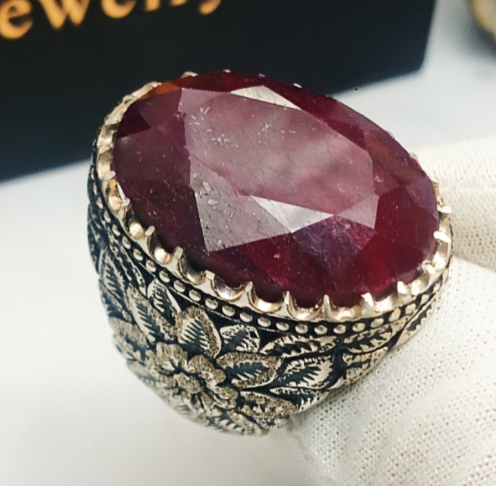 انگشتر فاخر یاقوت دونه اناری برمه