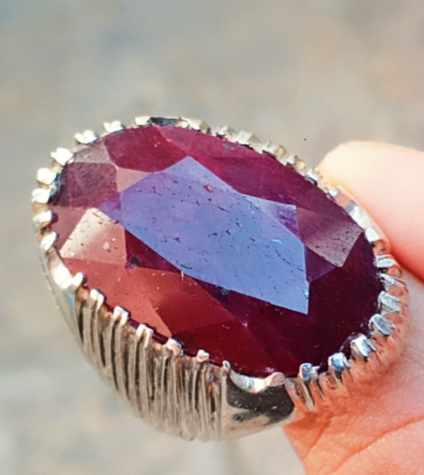 انگشتر یاقوت خون کفتری افریقامعدنی