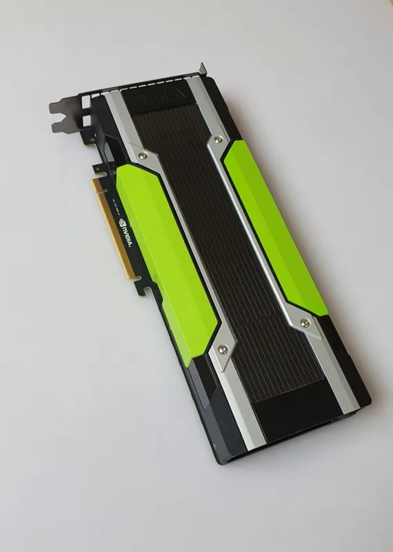 مجموع 4 عدد کارت گرافیک Tesla m10 32GB و Tesla m60