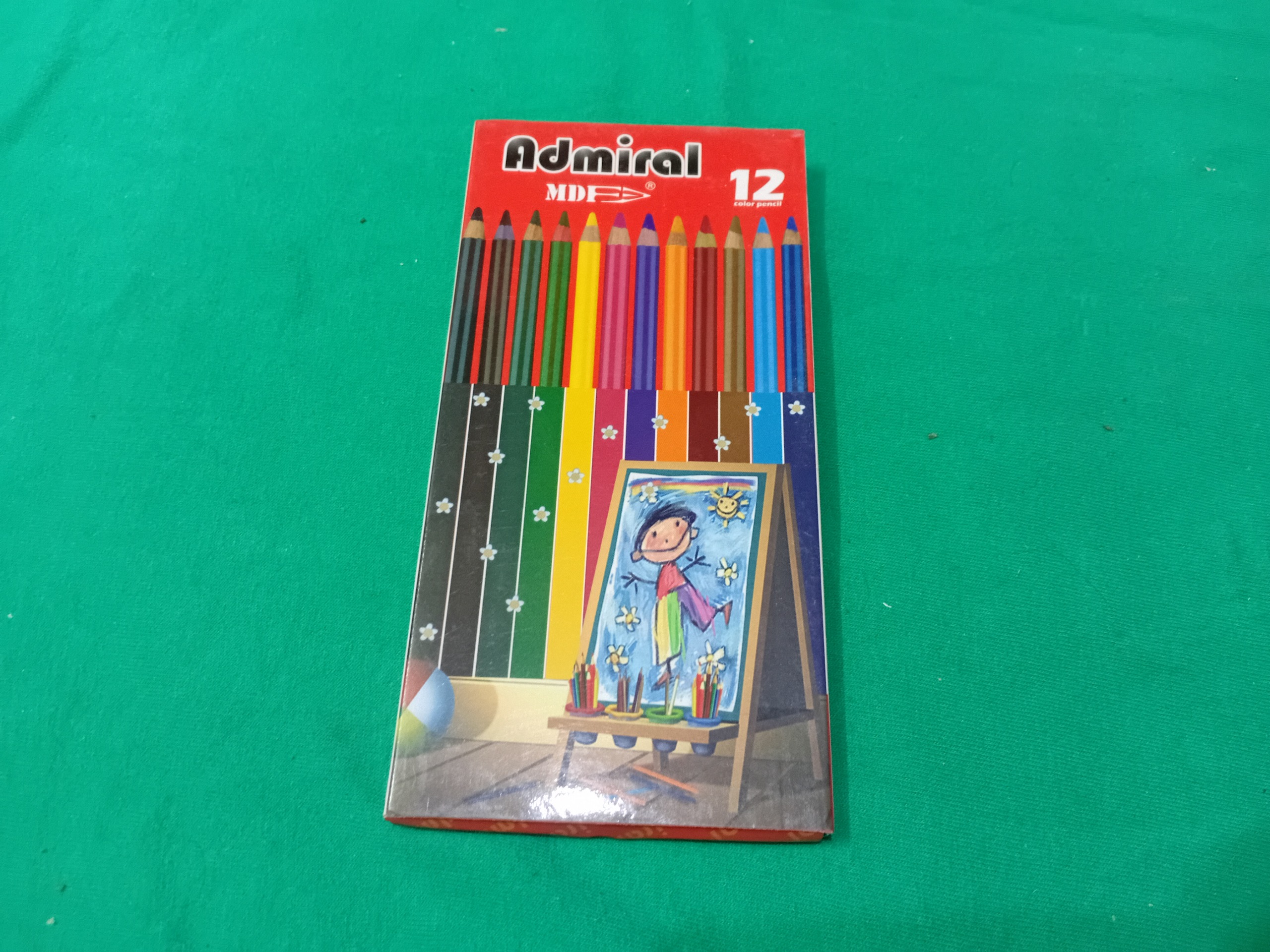 مداد رنگی 12 رنگ جعبه مقوایی با طرح زیبا