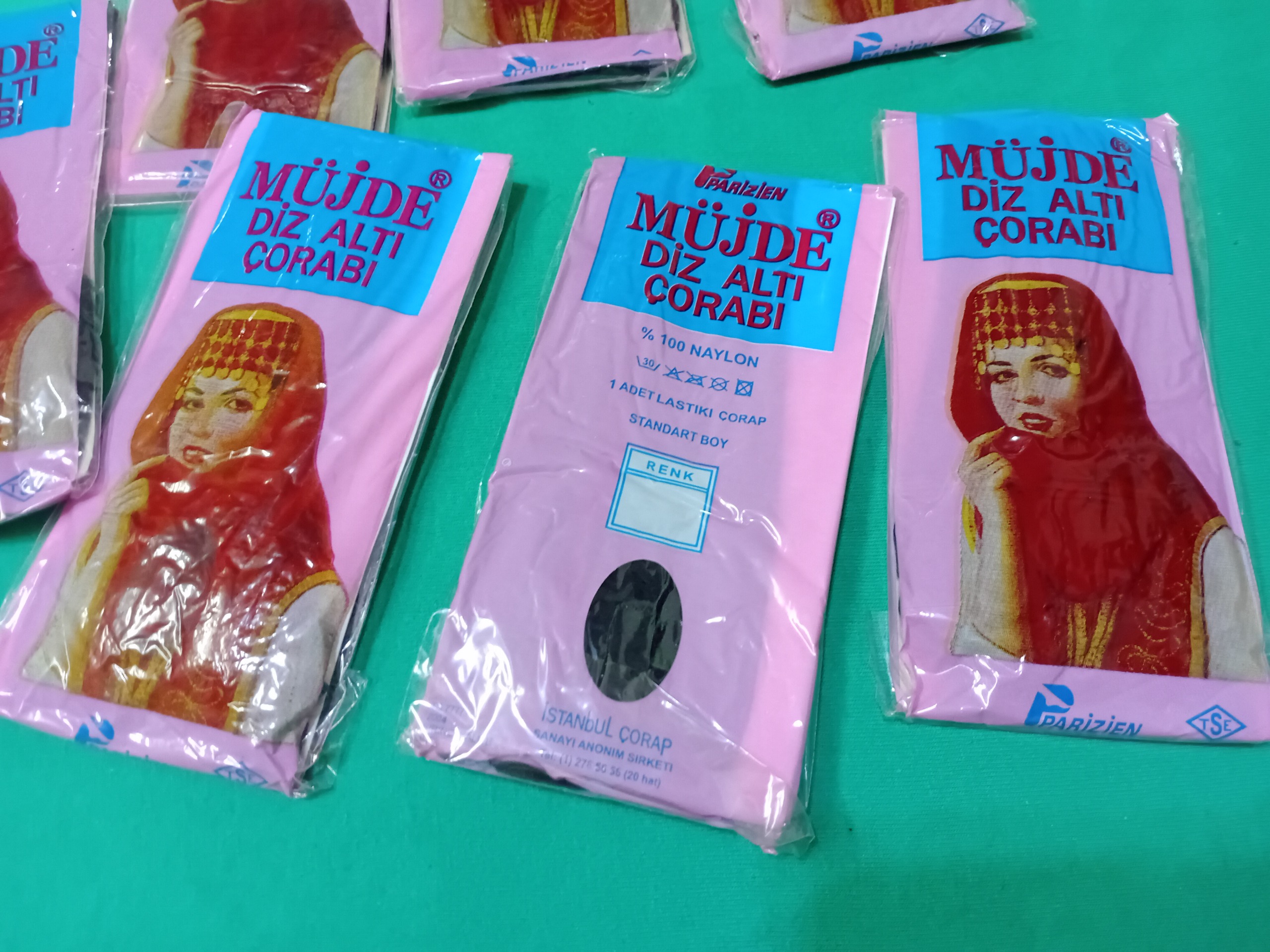 جوراب زنانه رنگ مشکی کمیاب قدیمی نخی