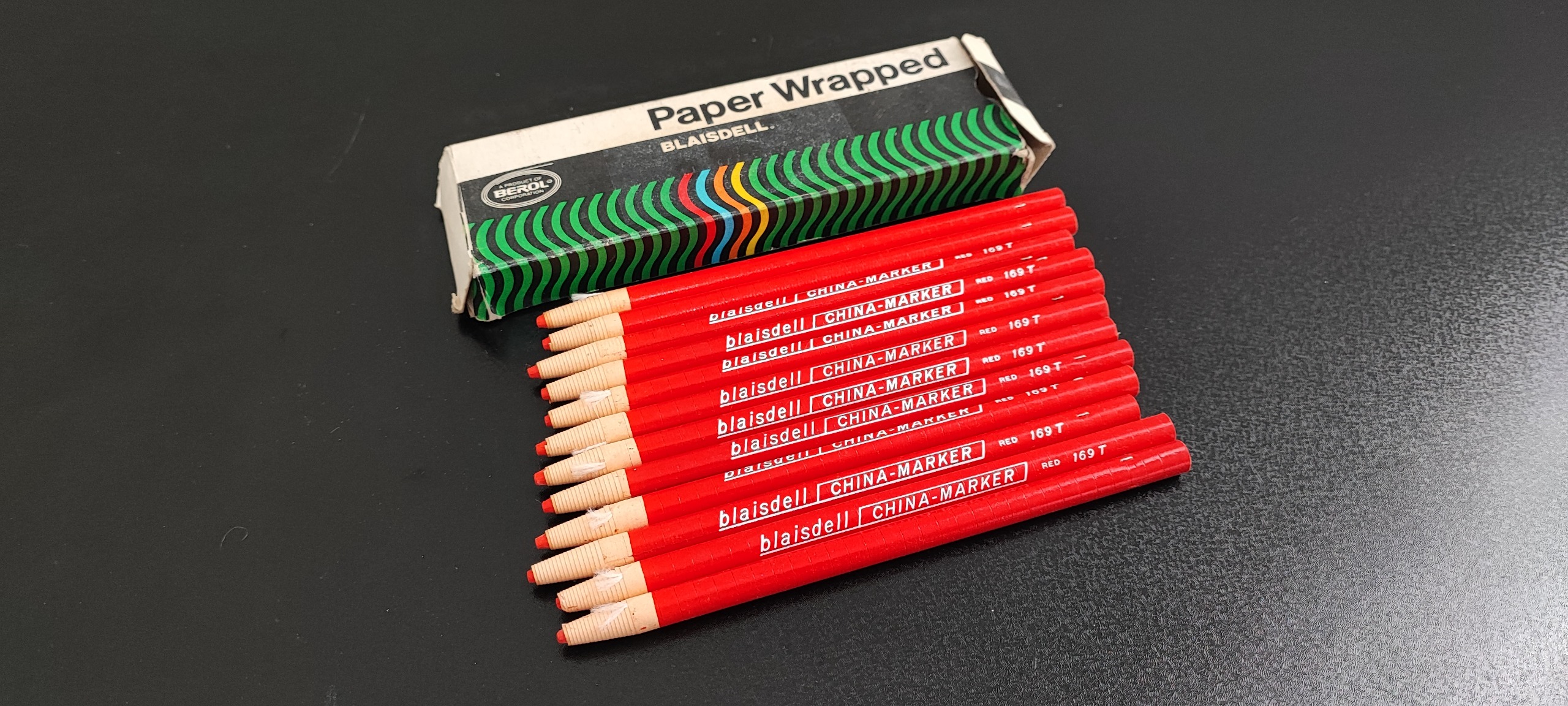 جین دوازده تایی مداد قرمز مارک؛ چین مارکر