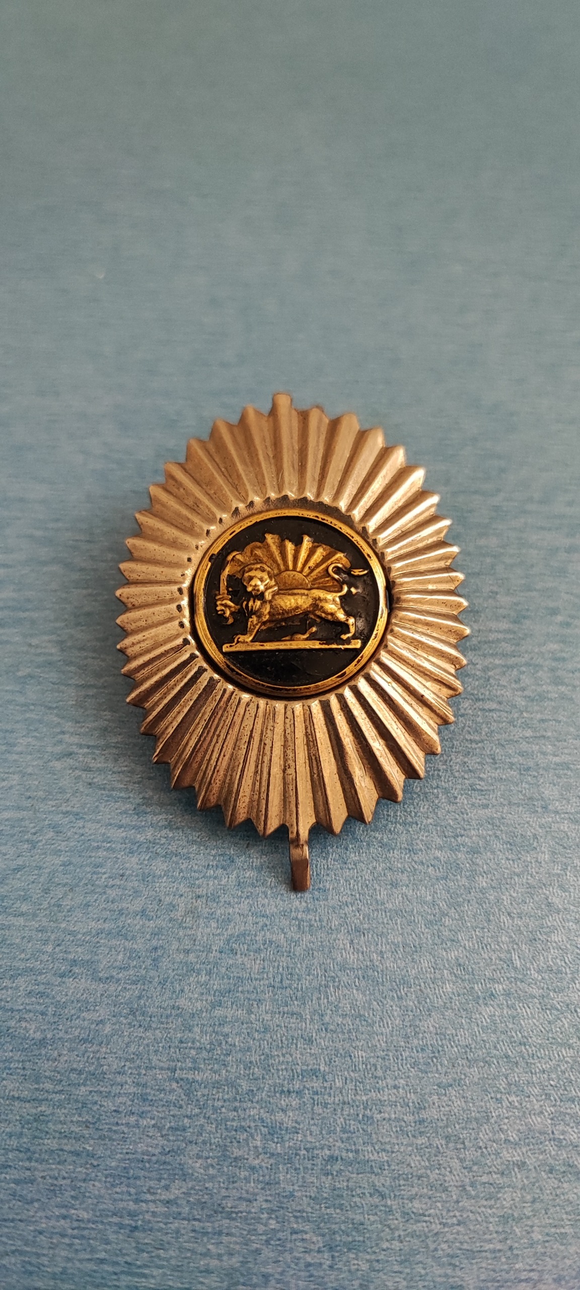 مدال یا آرم کلاه نظامی دوره پهلوی