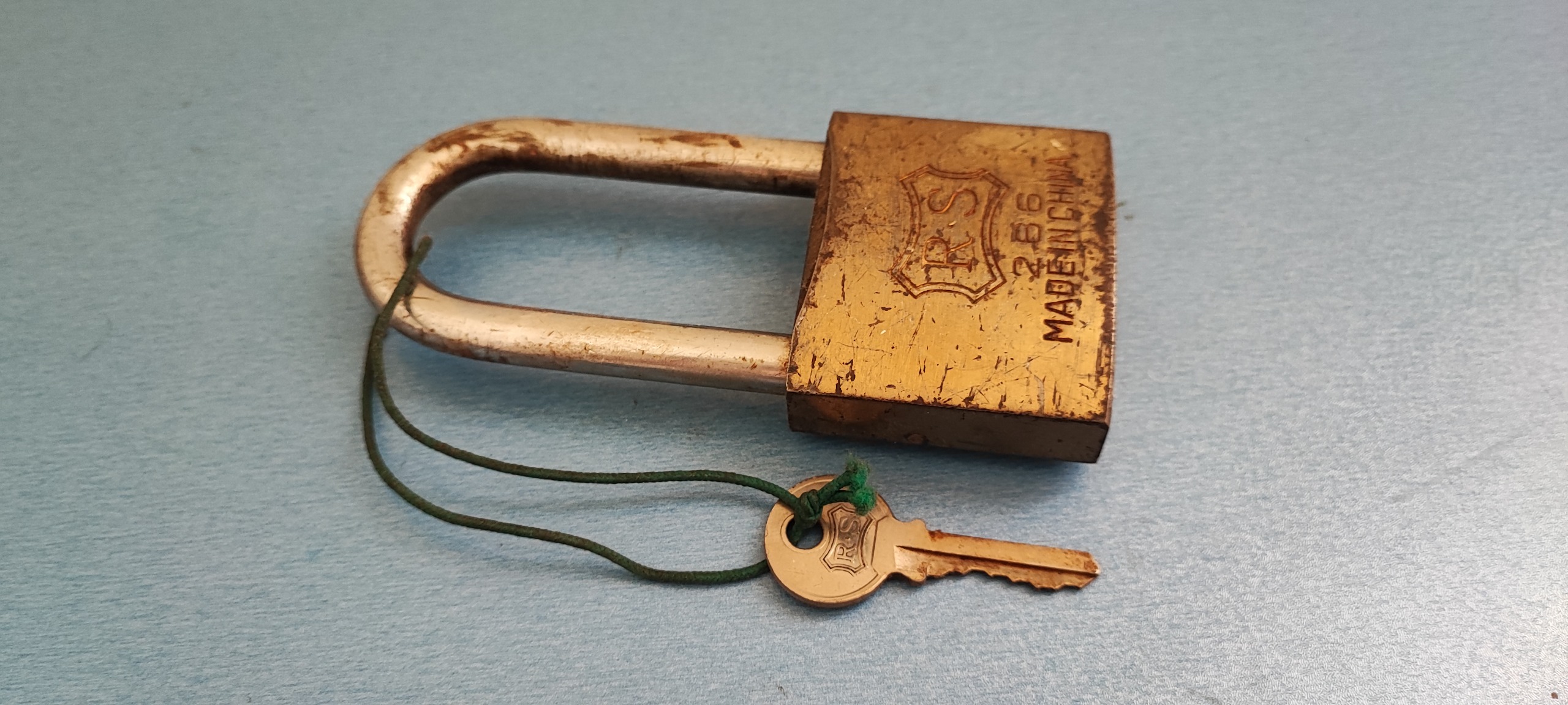 قفل قدیمی و مدل خاص ساخت چین