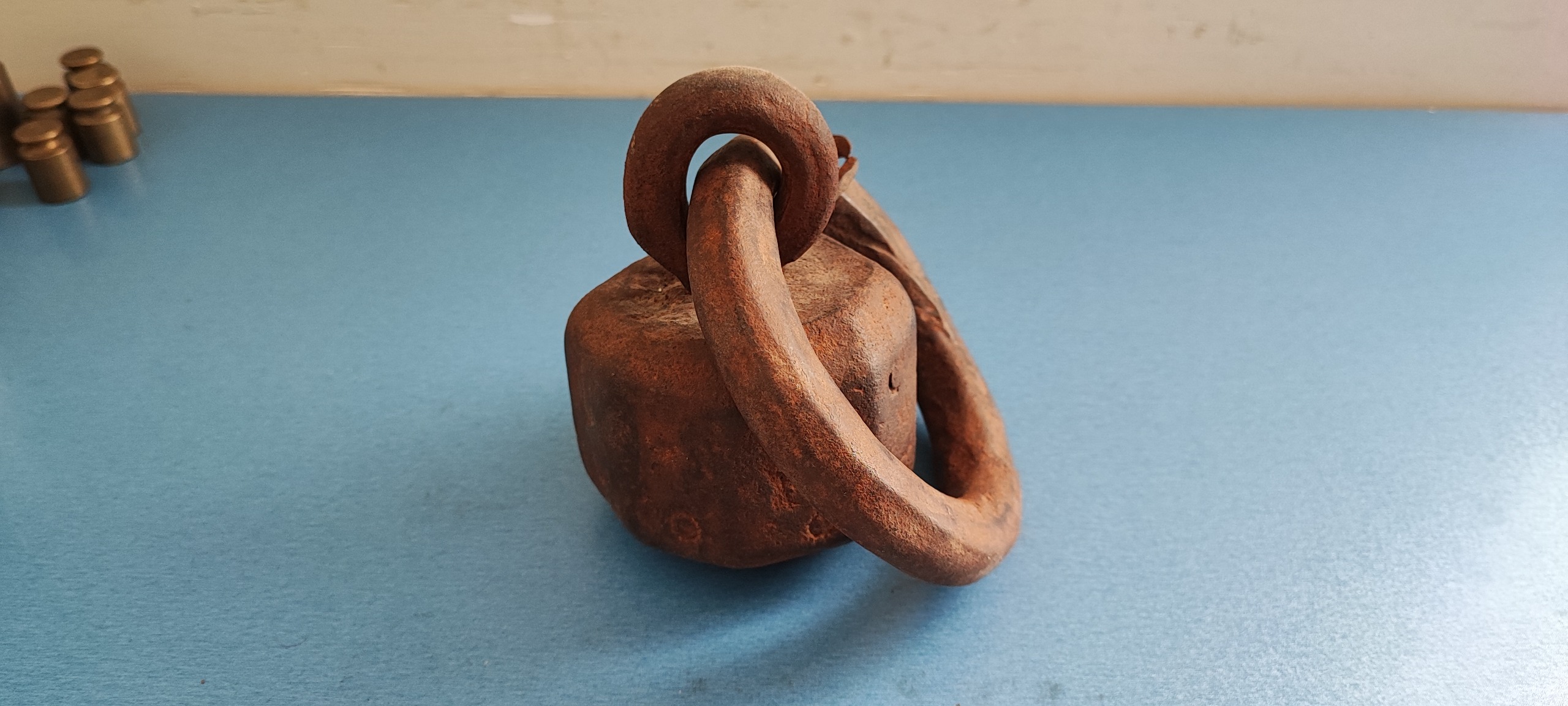 وزنه فولادی و دستساز قاجاری