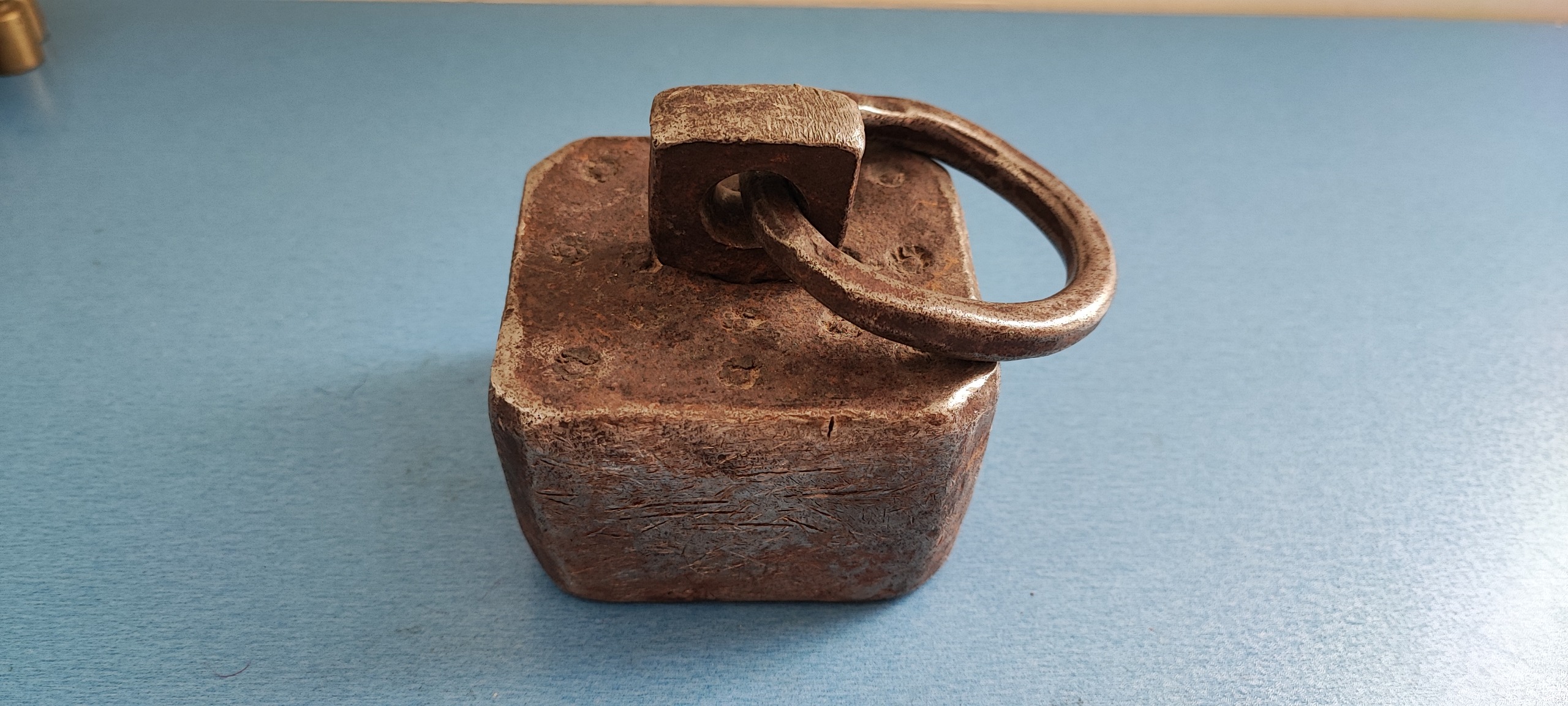 وزنه فولادی و دستساز قاجاری