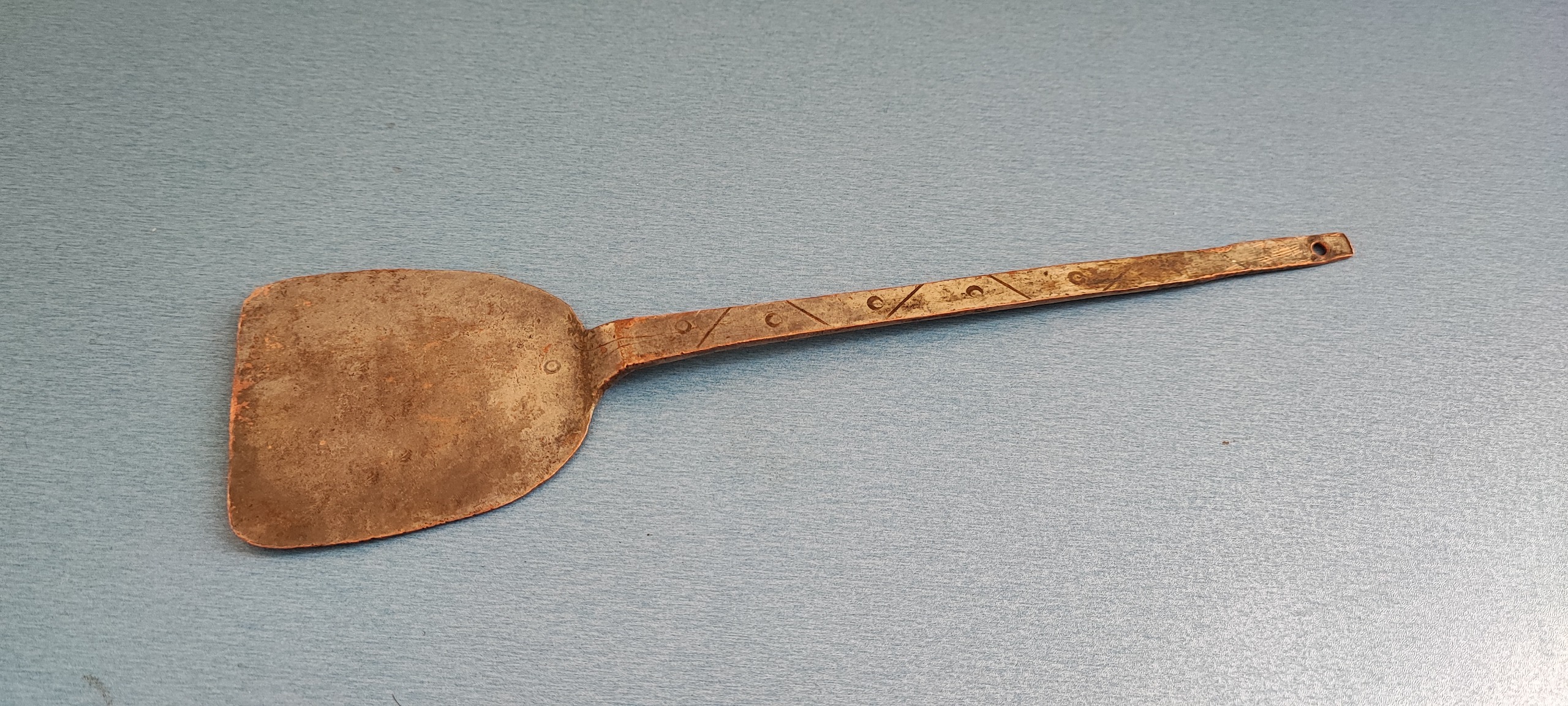 کفگیر مسی قدیمی و دستساز