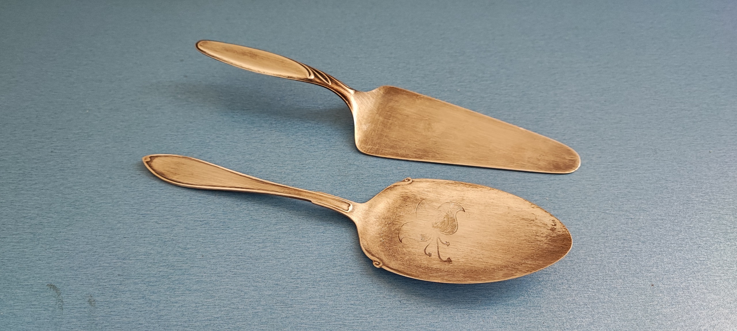 دو عدد کفگیر نوربلین آنتیک اروپایی