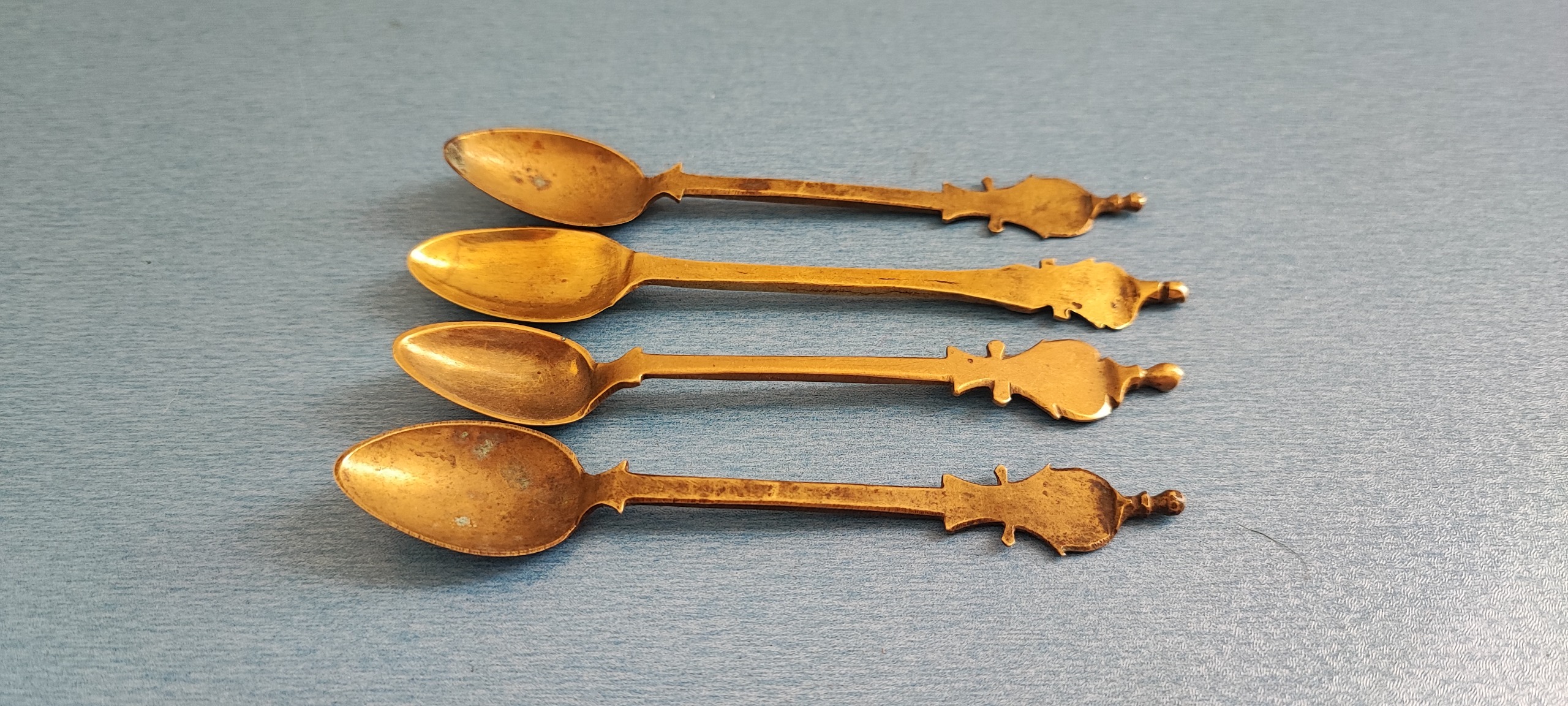 4 عدد قاشق چایخوری برنجی زیبا و قدیمی