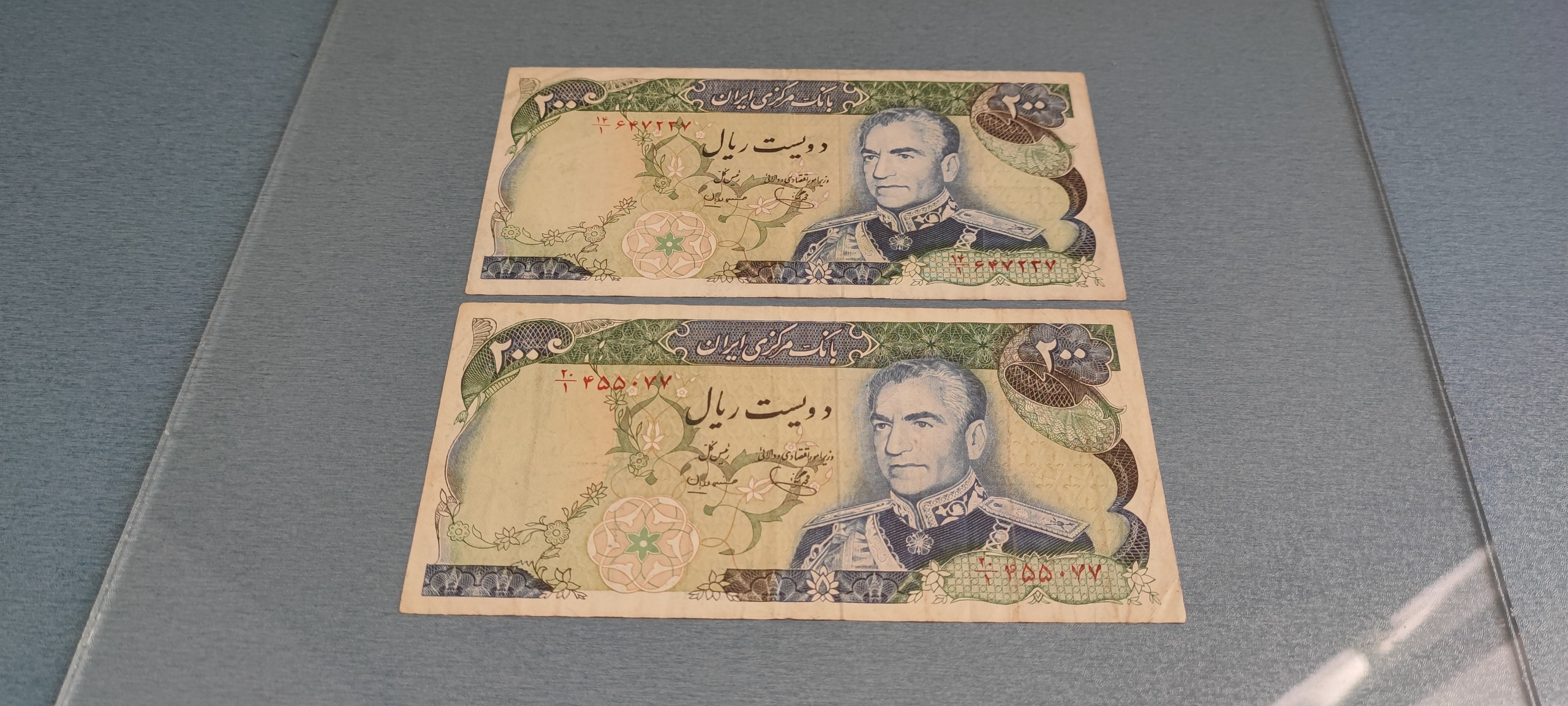 دو عدد اسکناس دویست ریال سری 14