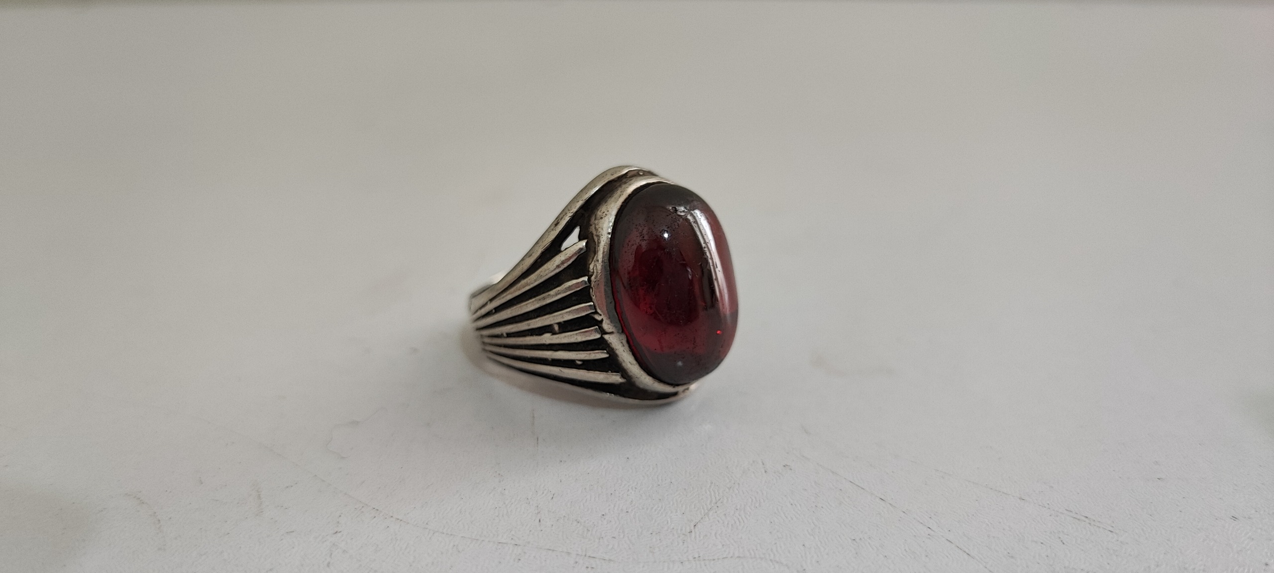 انگشتر یاقوت لعلی