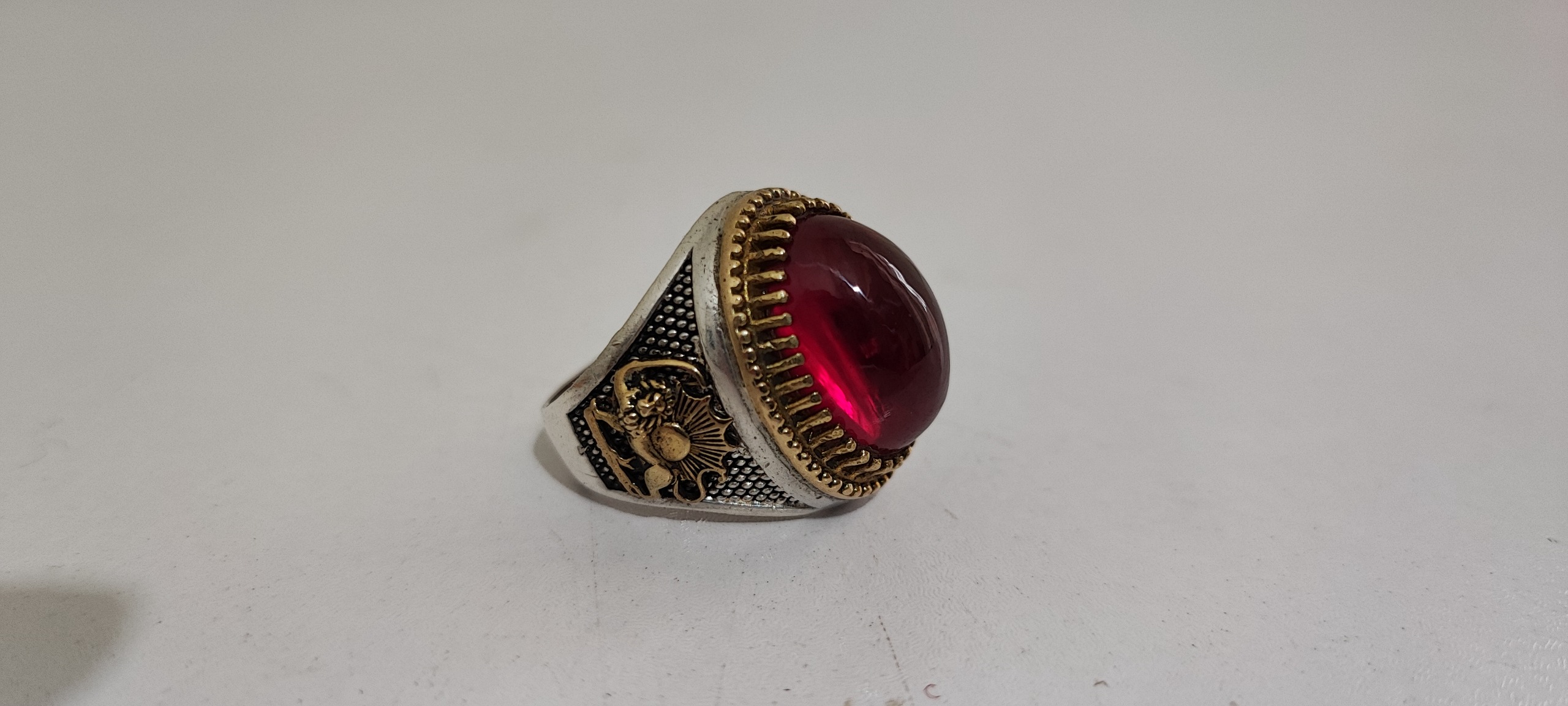 انگشتر یاقوت قرمز