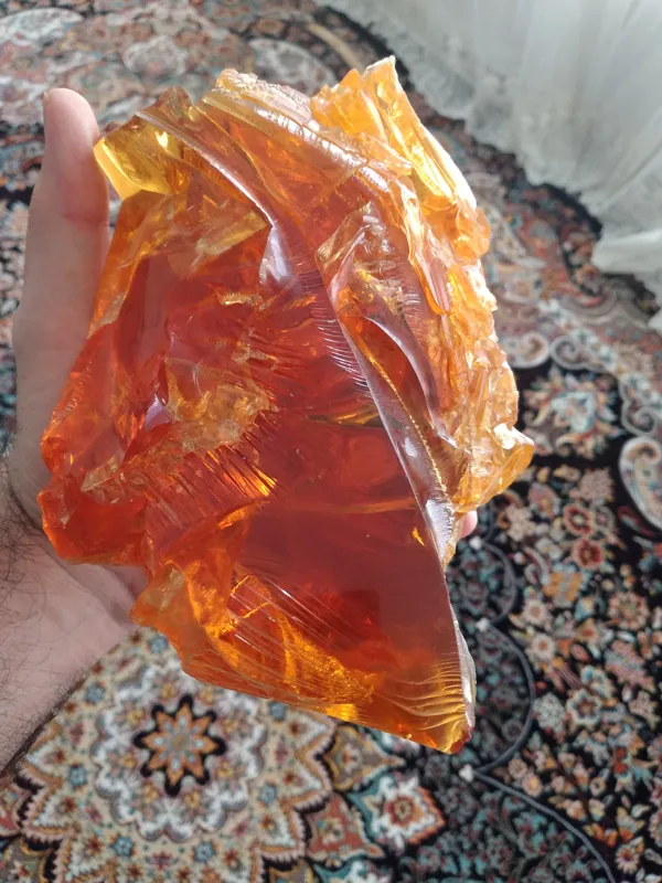 بیش از 700 گرم کهربامصنوعی فقط مخصوص دکراسیون