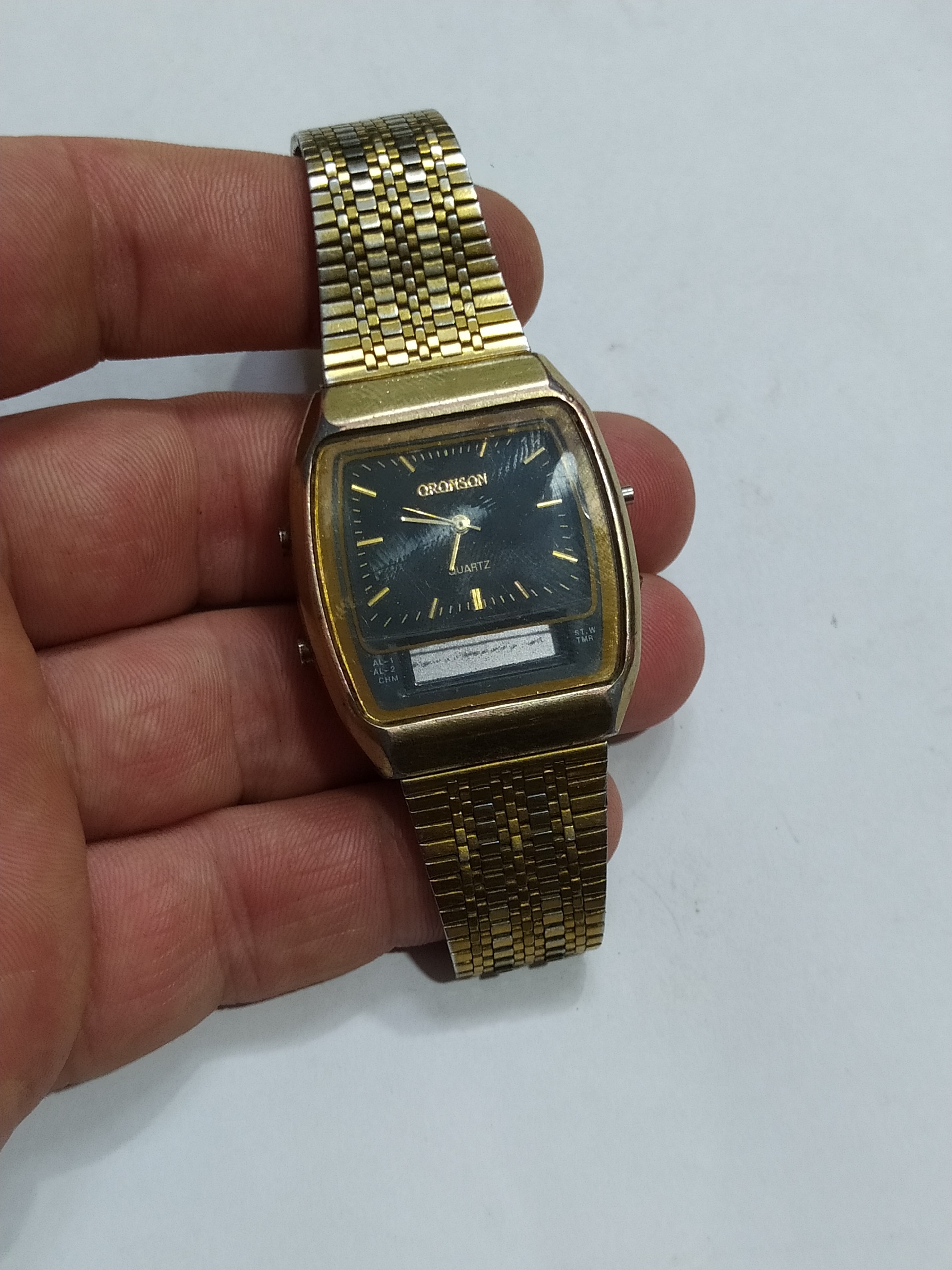 ساعت مچی قدیمی oronson