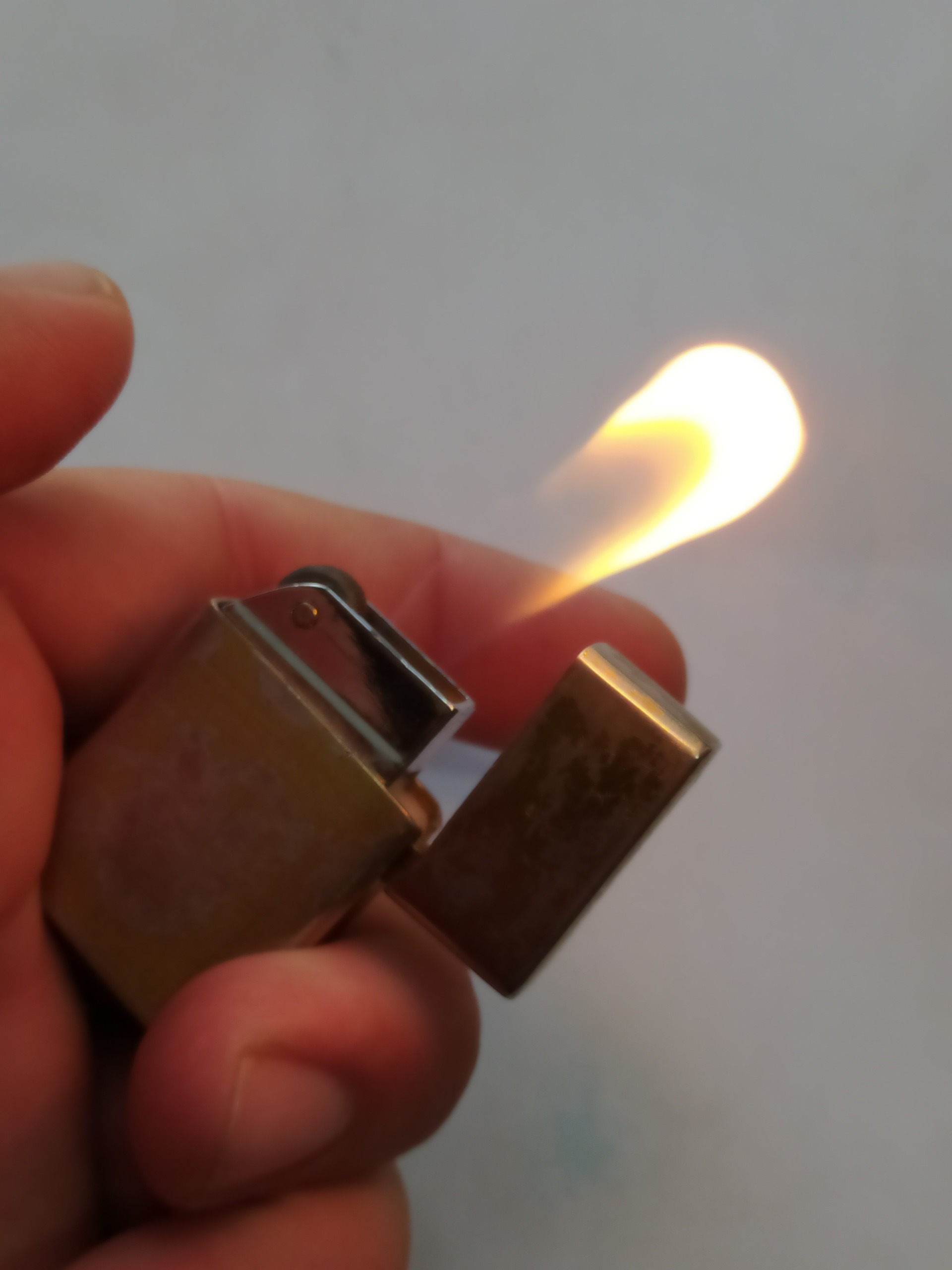 فندک کوچک دولپین