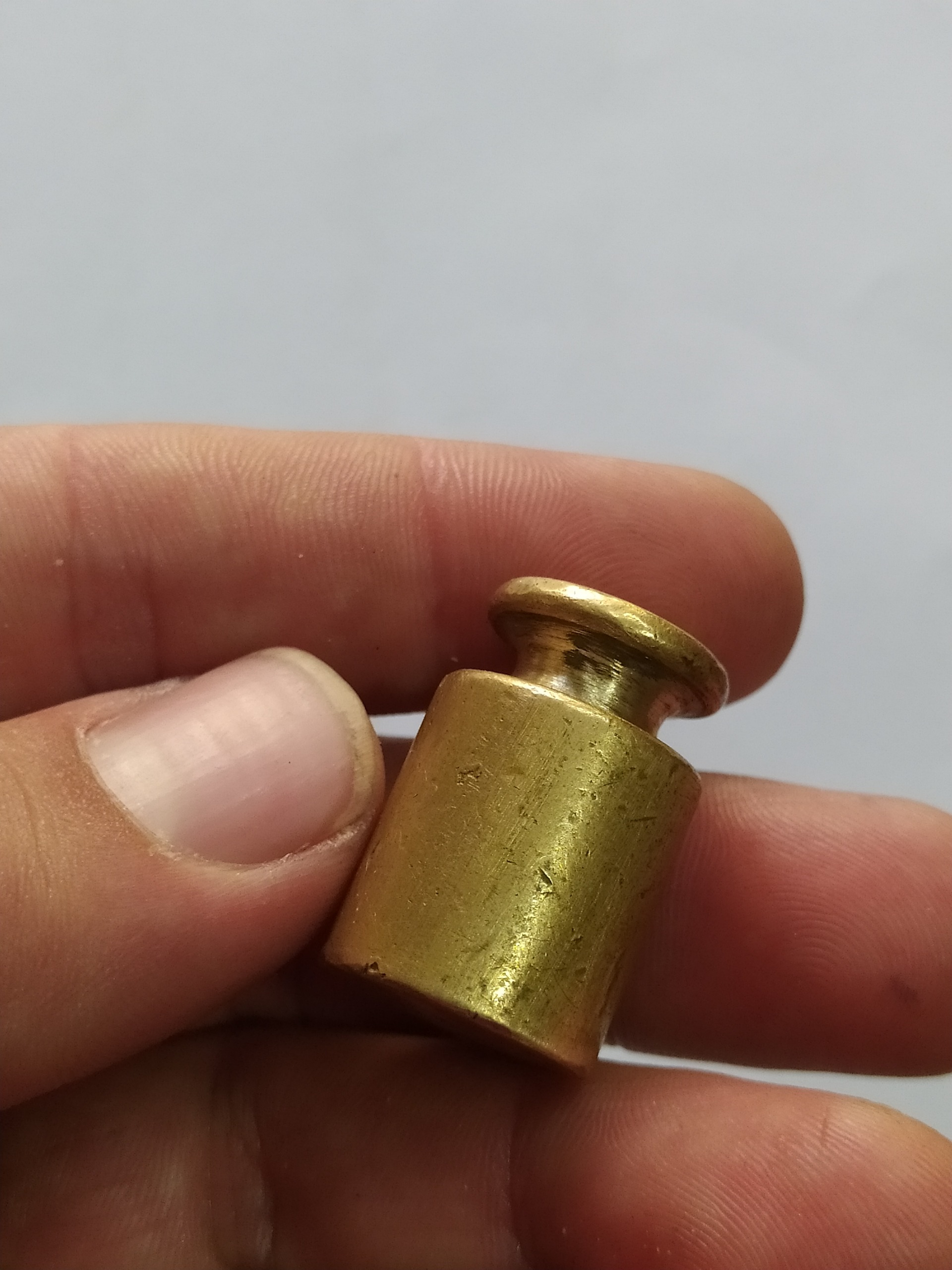 وزنه ترازو قدیمی برنجی مهردار پنجاه گرمی