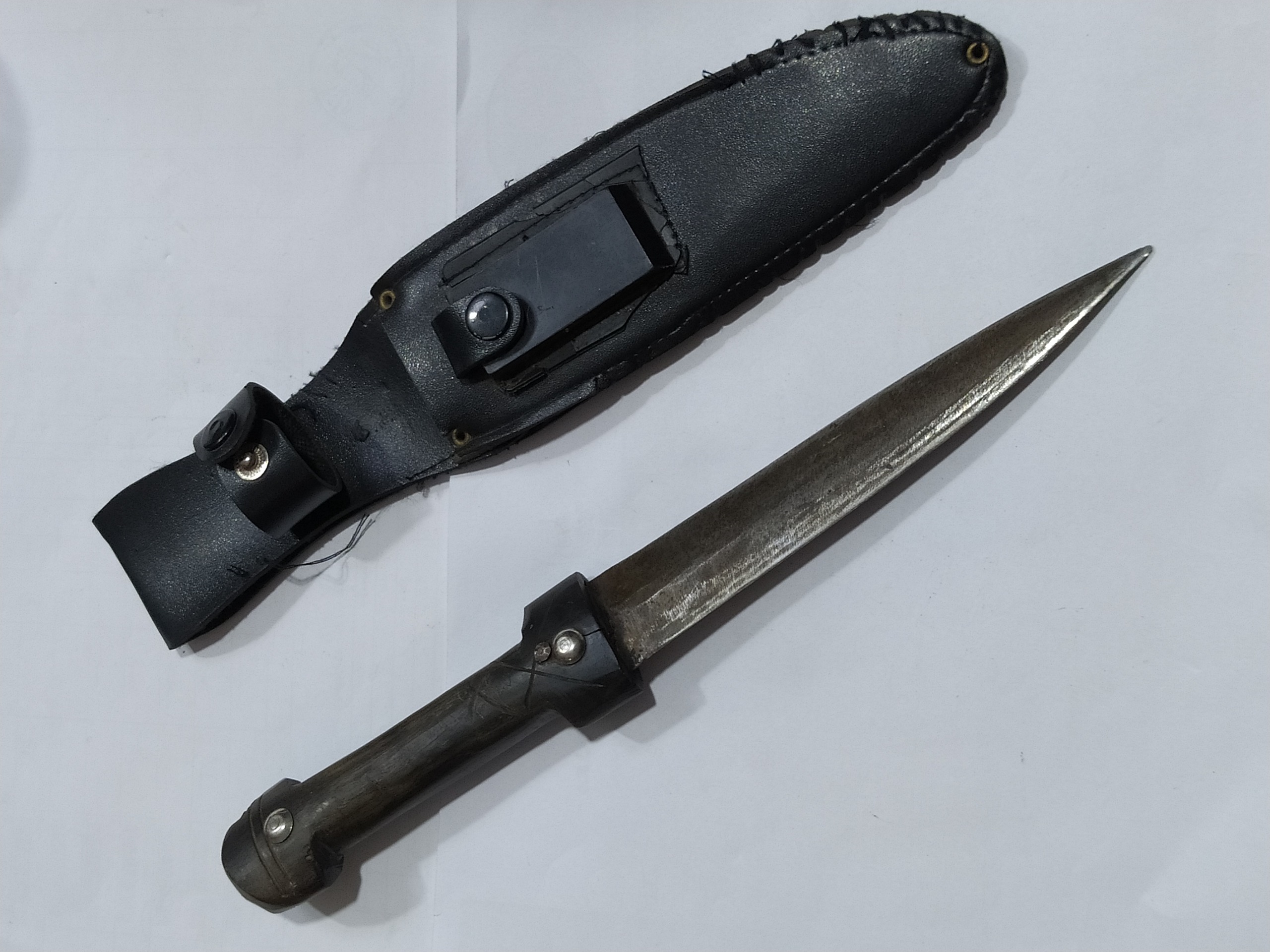 چاقو قدیمی قولادی دولبه دسته شاخ قاجاری