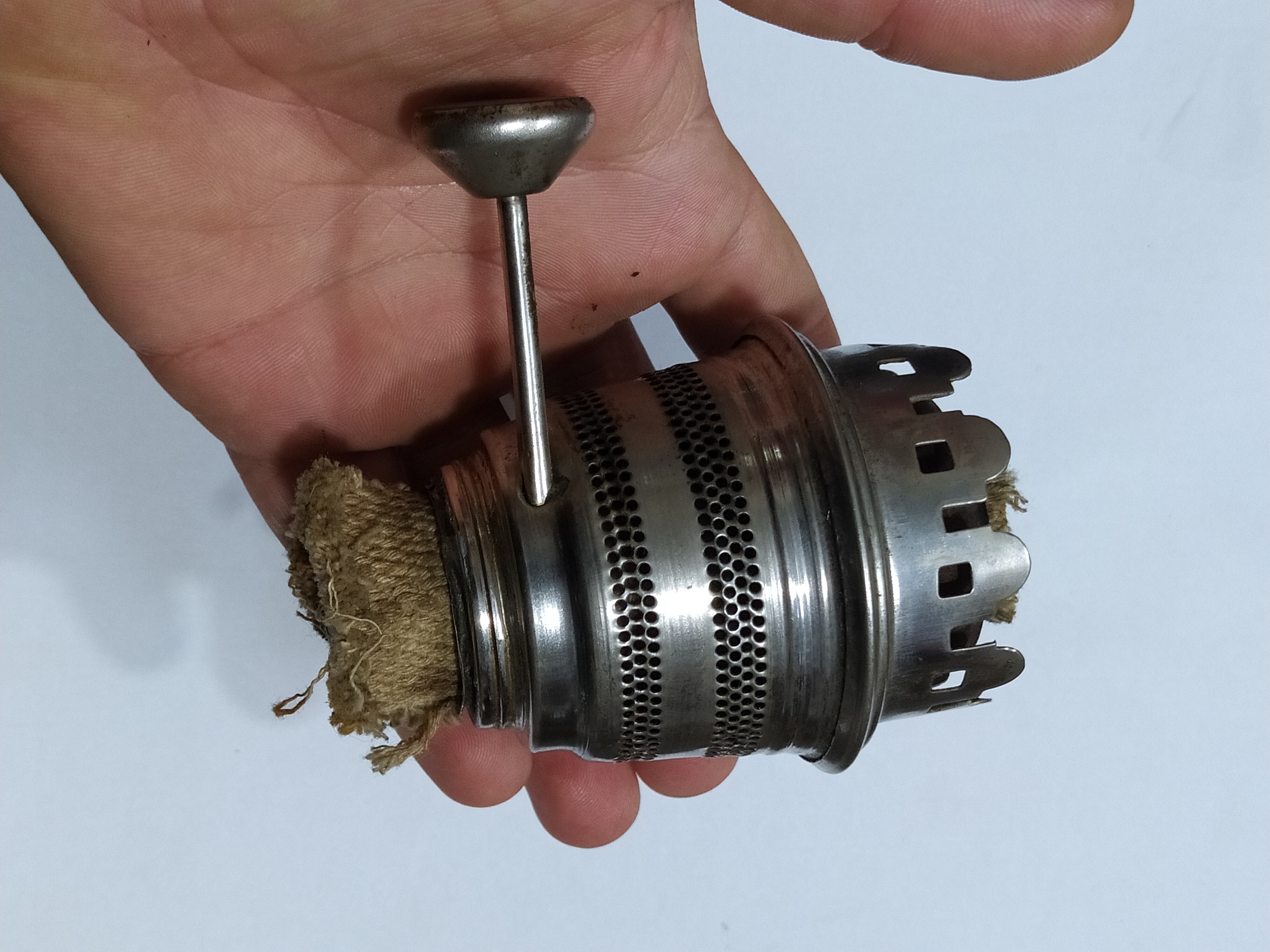 موتور یا ماشین فتیله کش چراغ گردسوز قدیمی با فتیله