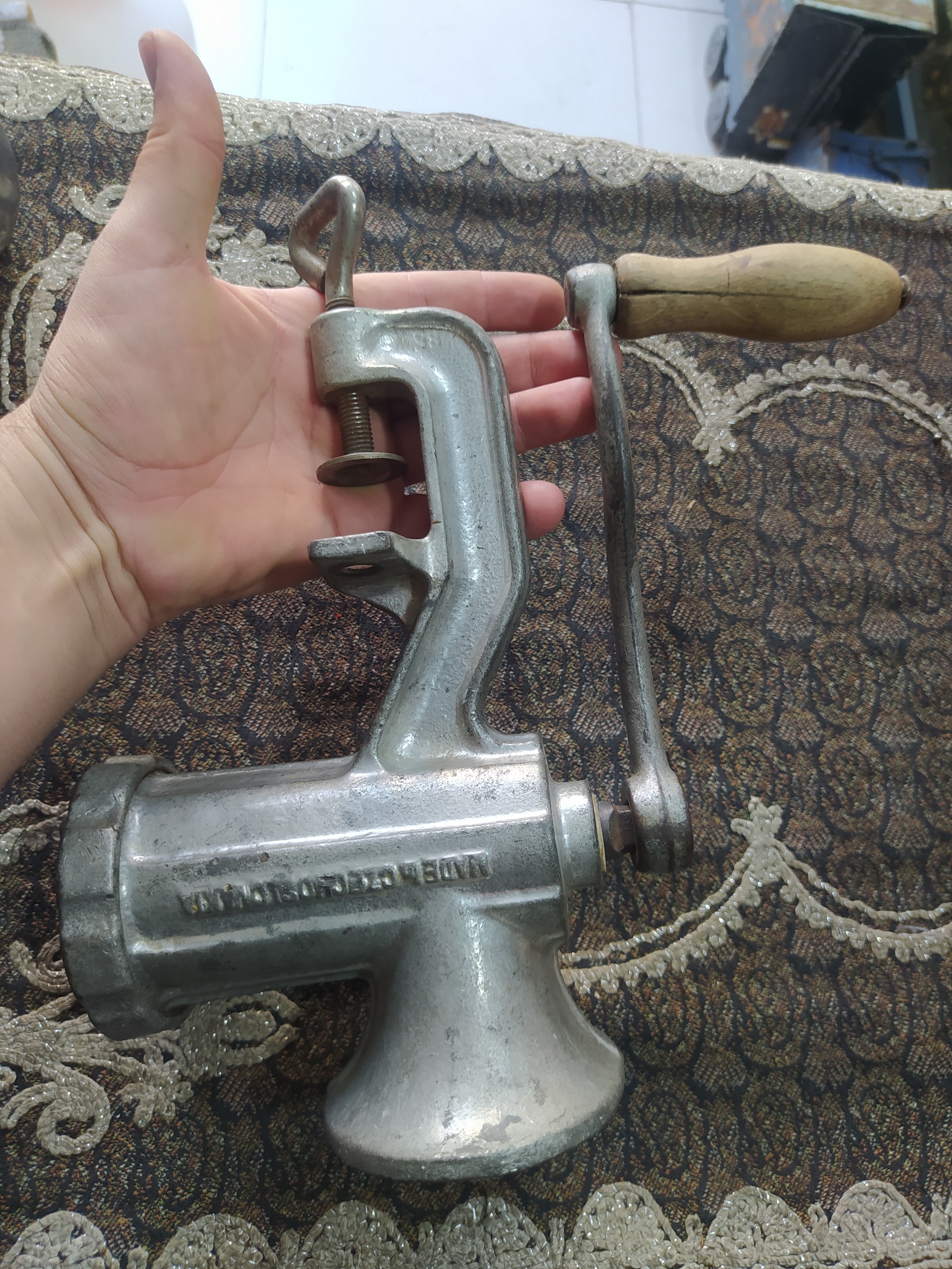 چرخ گوشت دستی قدیمی چک اسلواکی نمره 8 سالم
