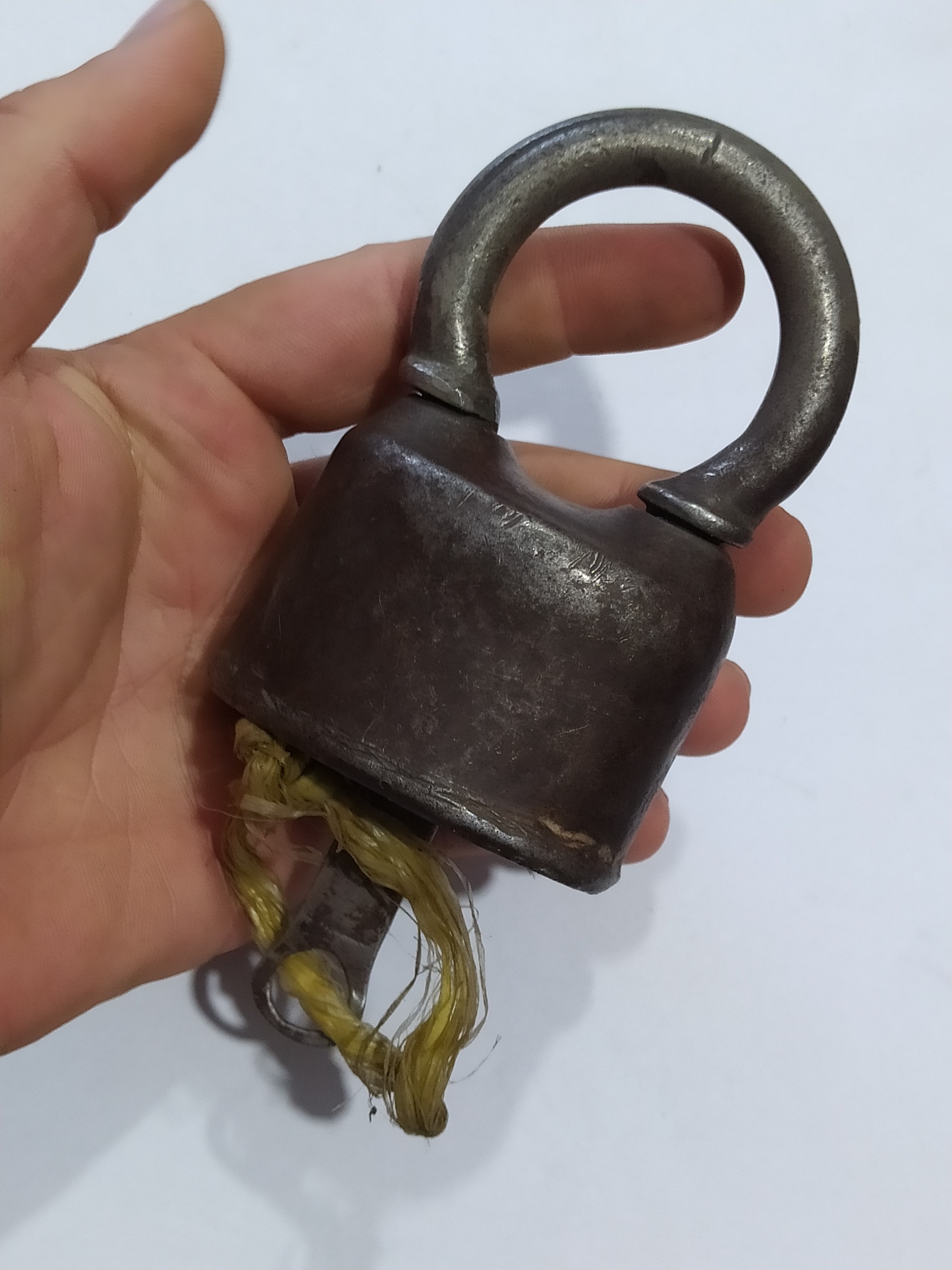 قفل قدیمی بزرگ فولادی روسی کلید دار آنتیک