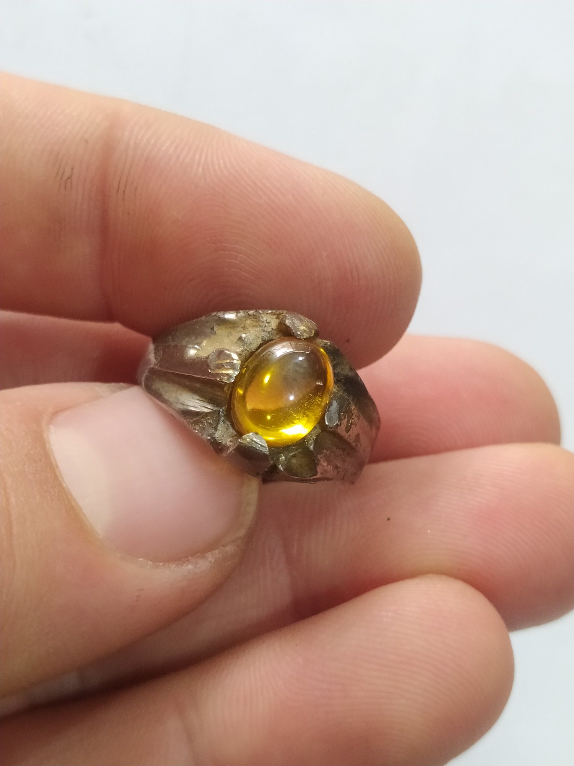 انگشتر قدیمی کوچک برنجی