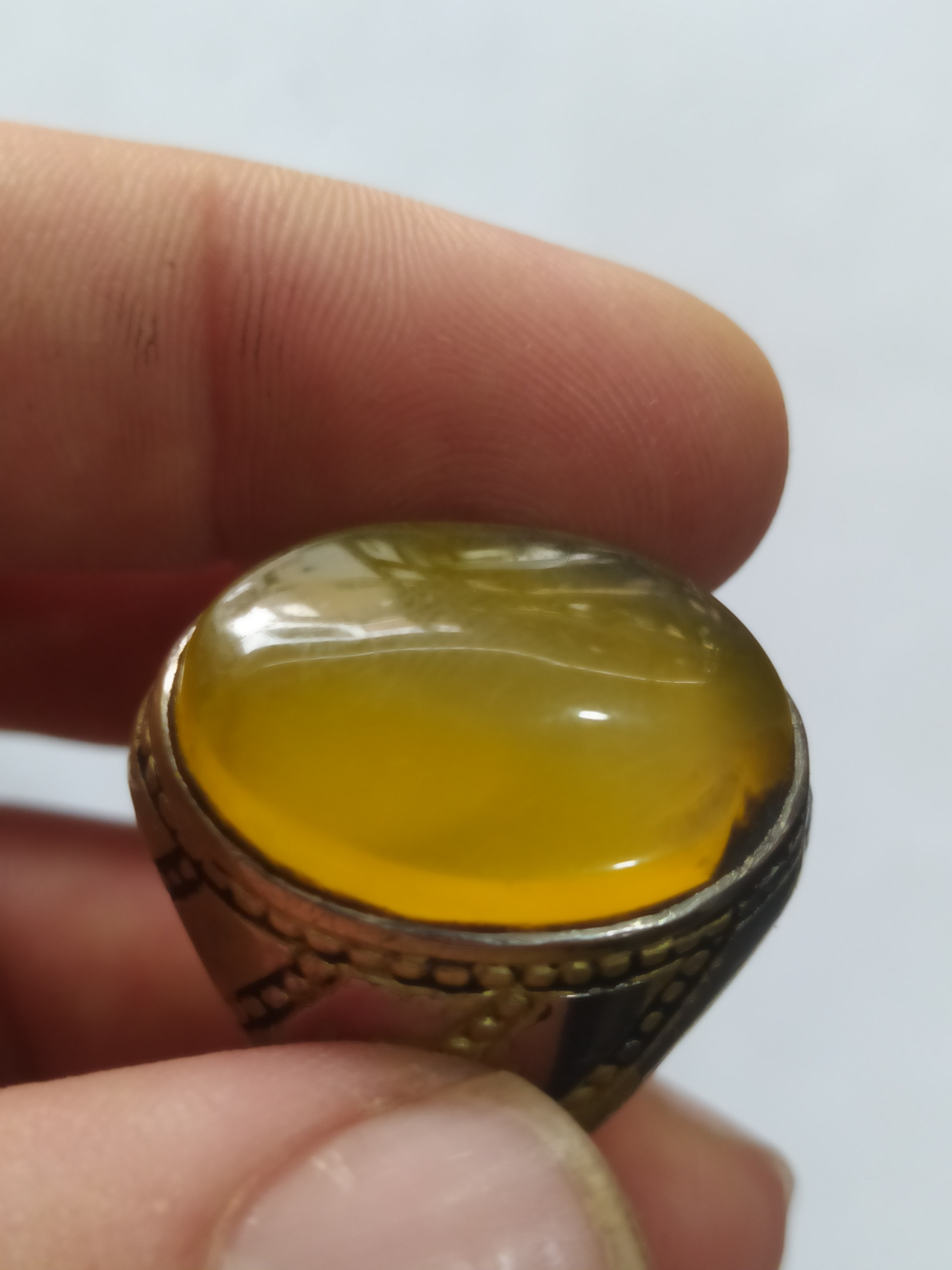 انگشتر قدیمی درشت عقیق شرف شمس رکاب برنجی