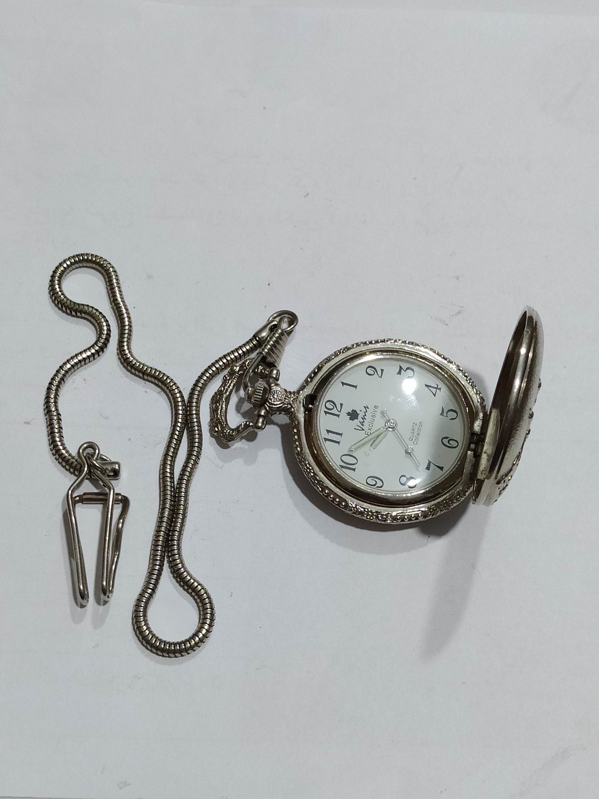 ساعت جیبی قدیمی با زنجیر فابریک