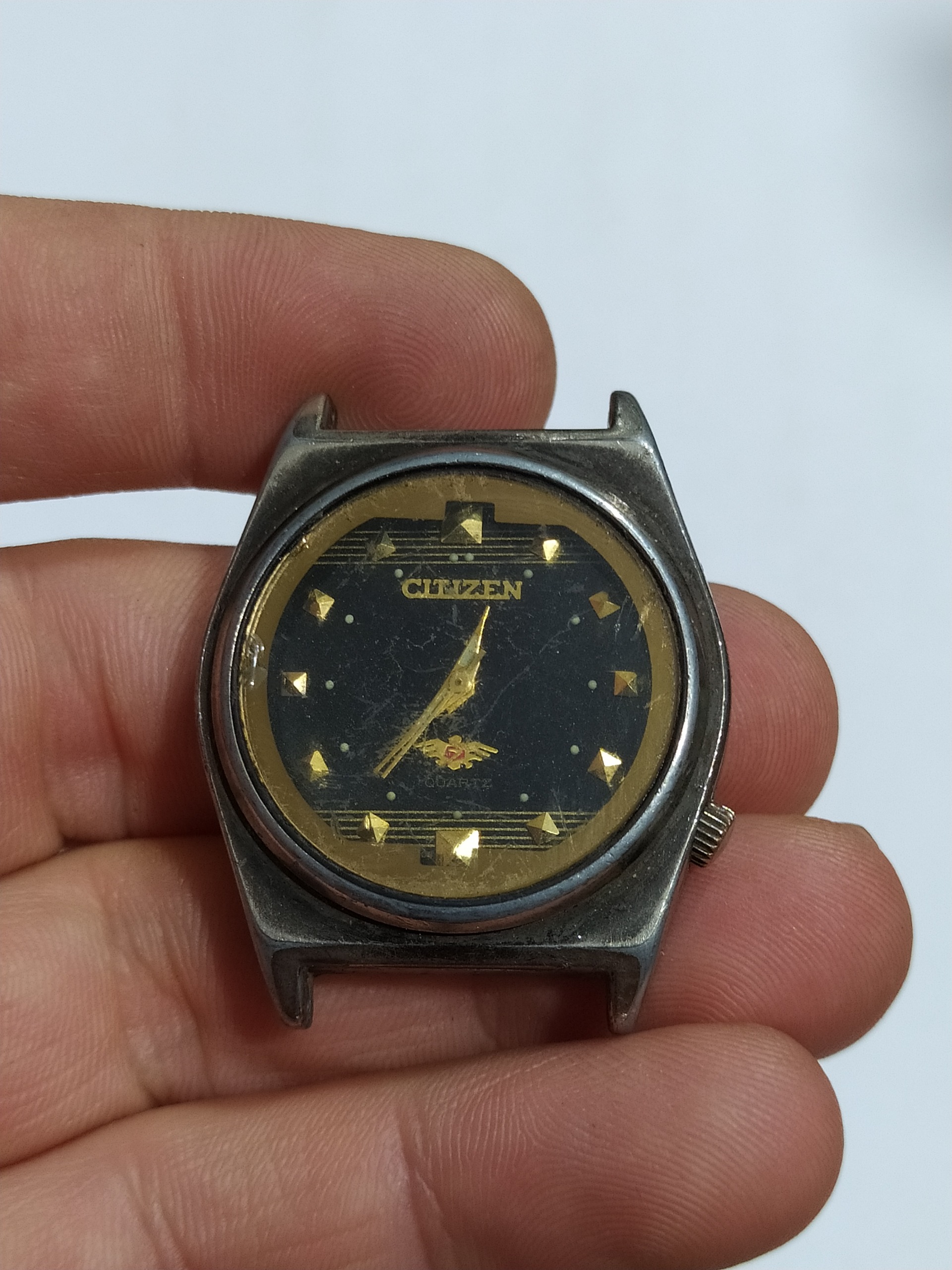 ساعت قدیمی سیتیزن باتری خوری