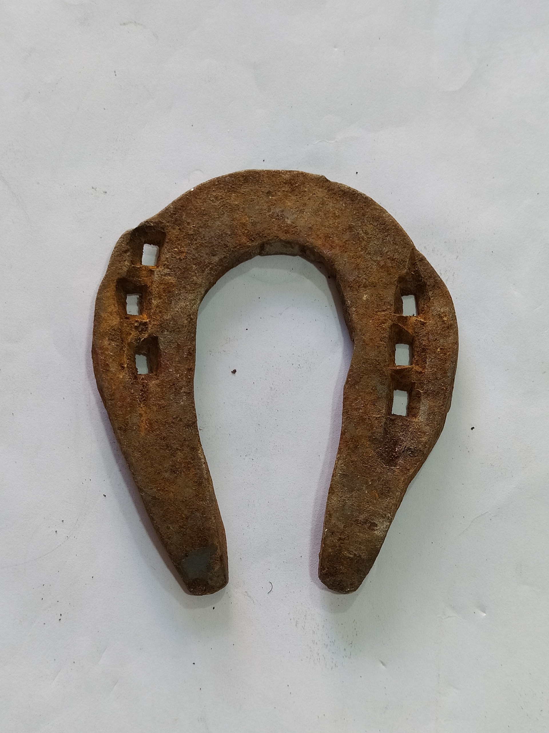 نعل قدیمی کهنه پاخورده