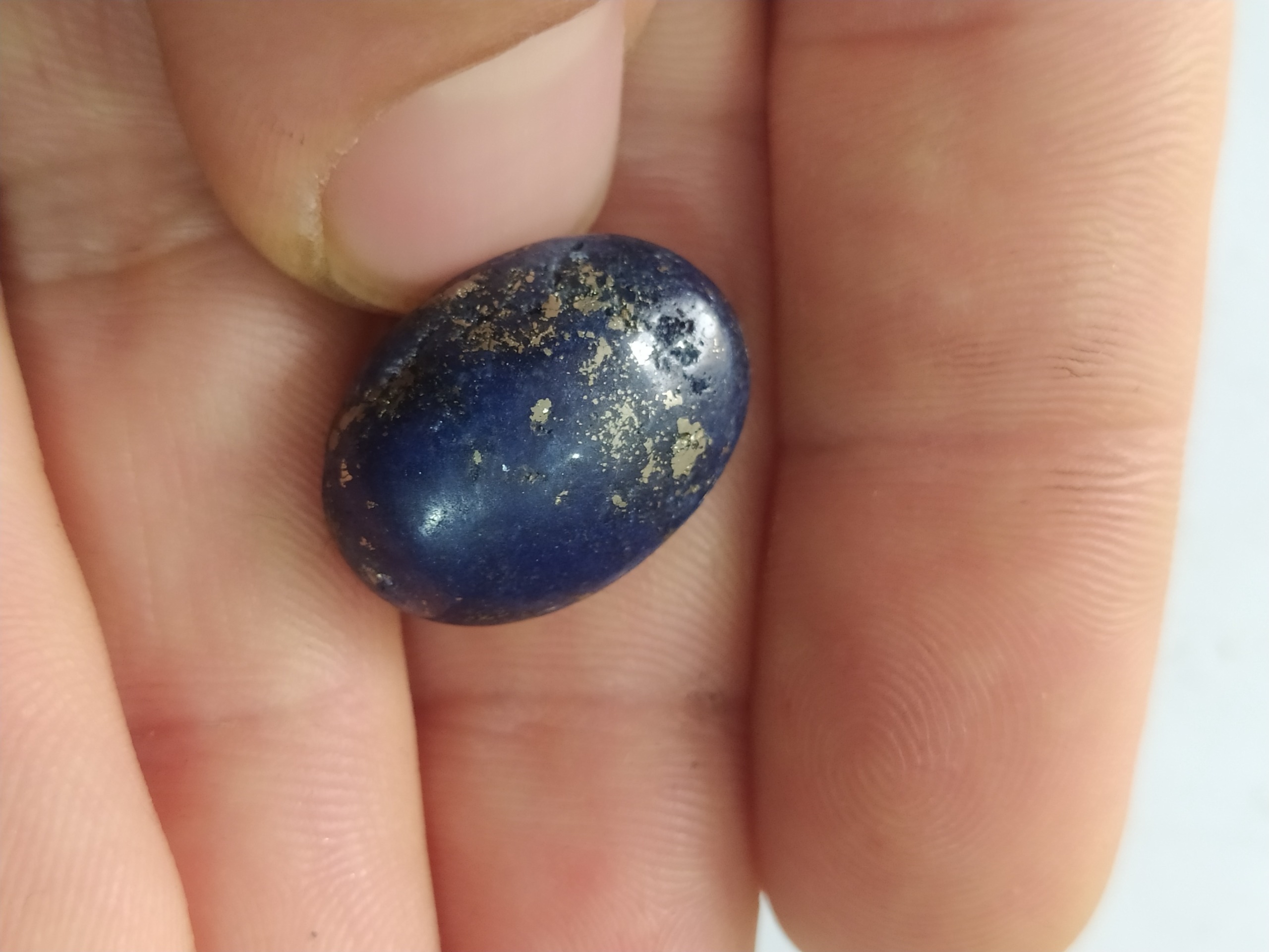 نگین انگشتر اصل لاجورد معدنی با رگه های طلایی