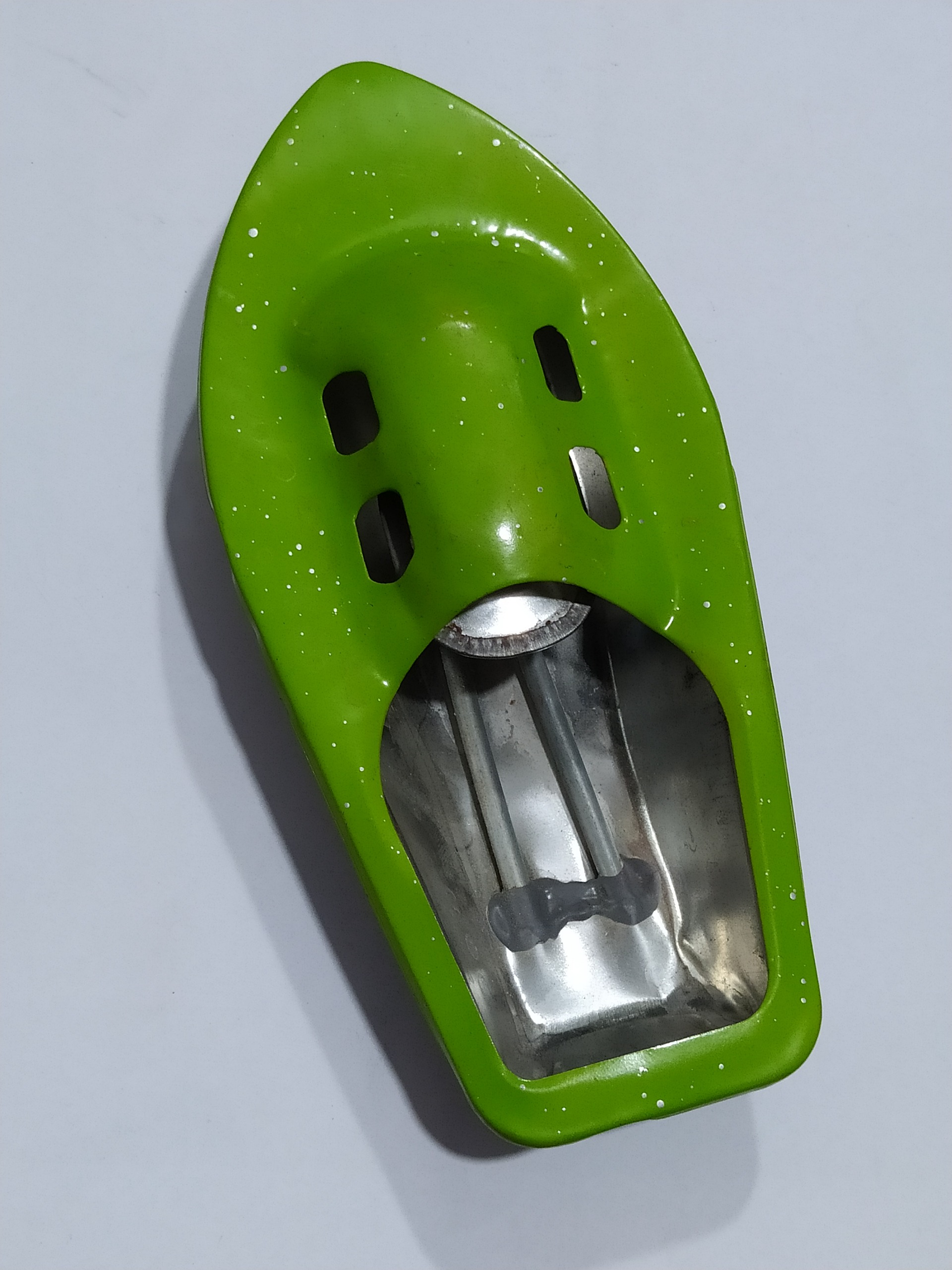 اسباب بازی قایق فلزی نفتی